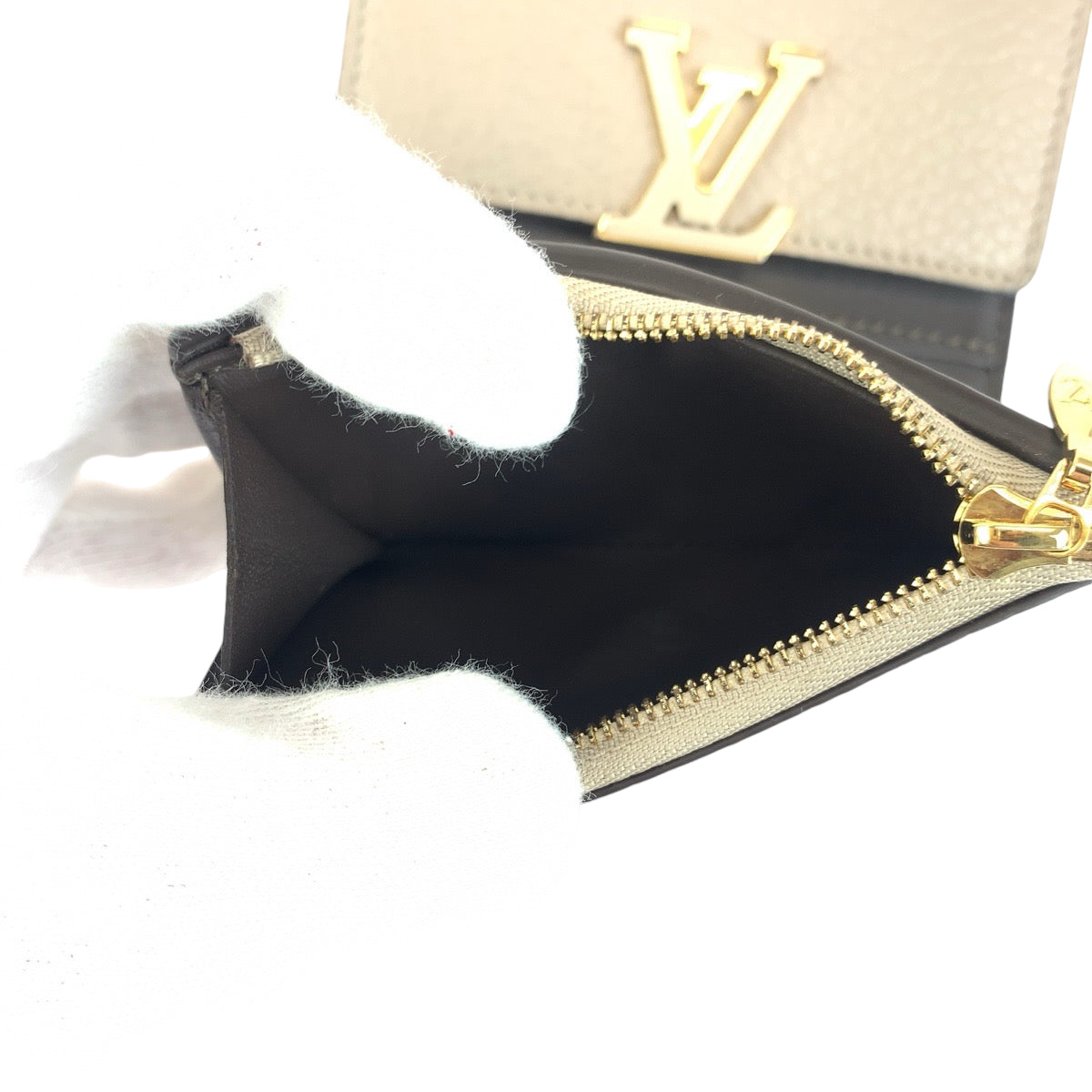 13654
LOUIS VUITTON ルイヴィトン ポルトフォイユ カプシーヌXS ベージュ ゴールド金具 レザー M68747 折財布 コンパクトウォレット  レディース
