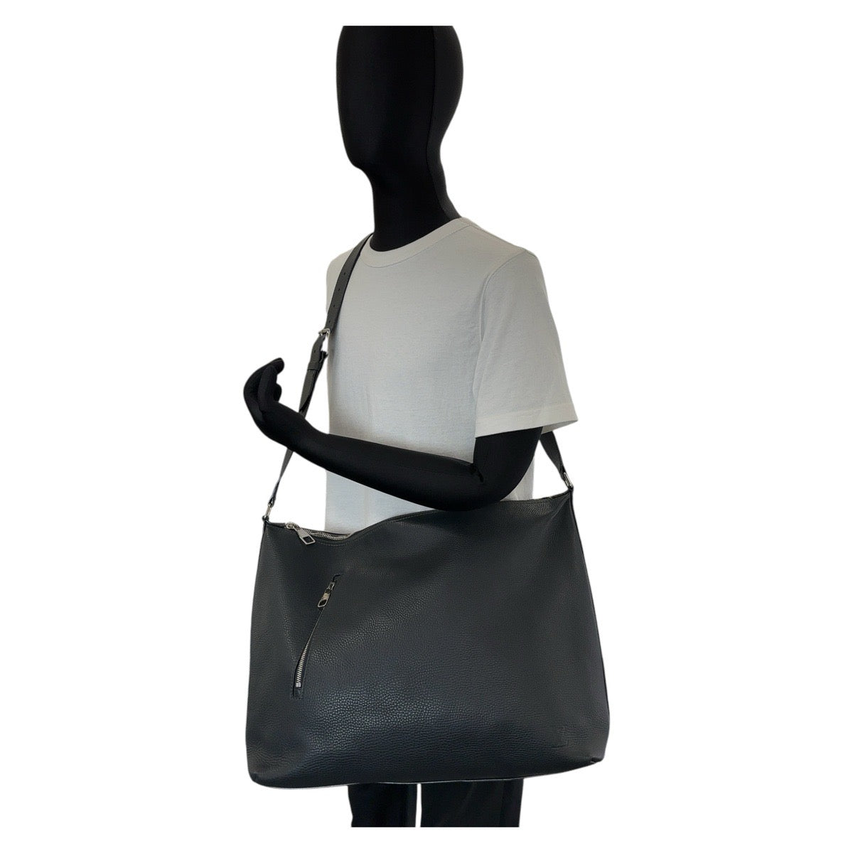 13657
LOUIS VUITTON ルイヴィトン ナクソス アリス ブルーマリーン ブラック 黒 シルバー金具 レザー M94206 斜め掛け ショルダーバッグ メッセンジャーバッグ  メンズ