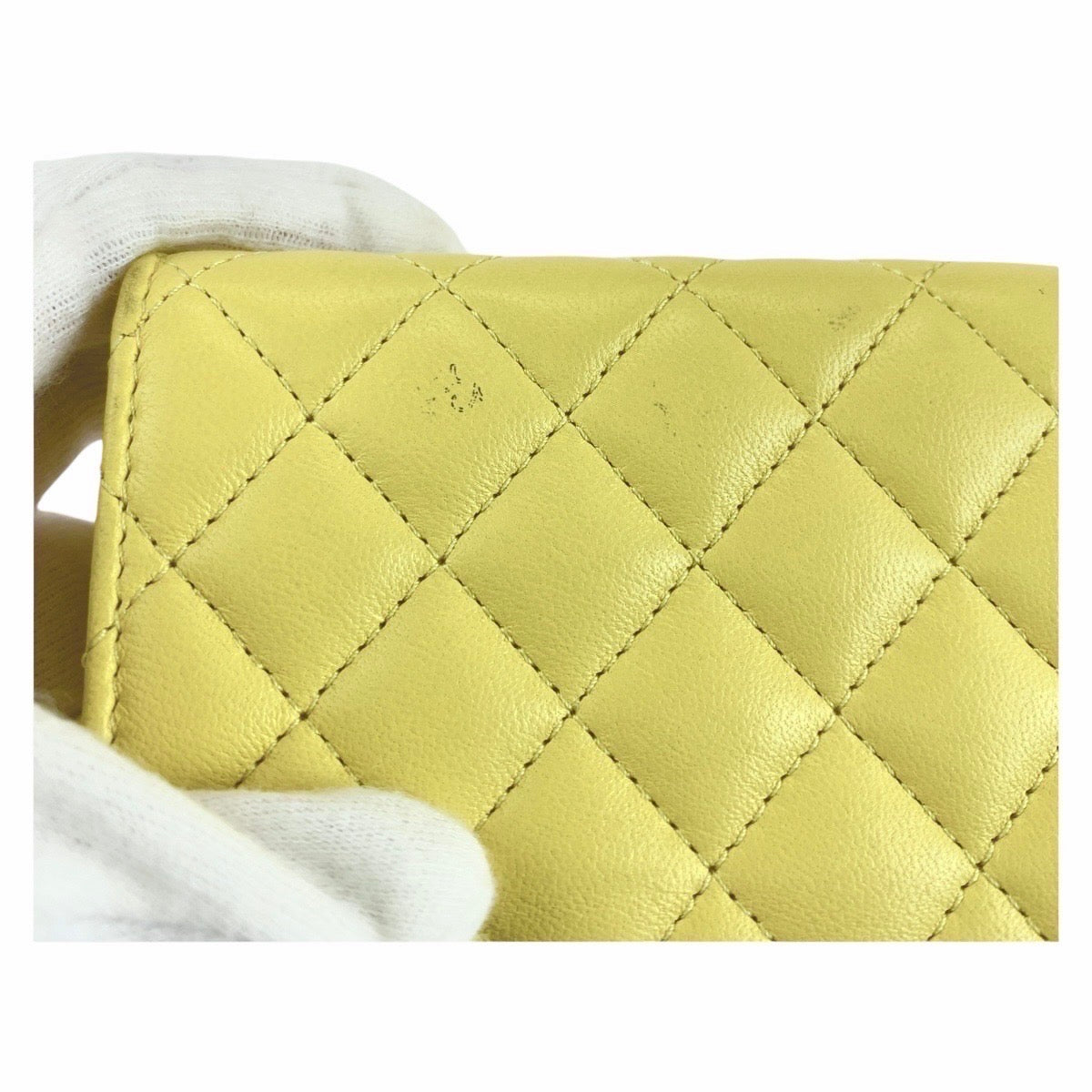 13658
CHANEL シャネル ボーイシャネル イエロー シルバー金具 ラムスキン 折財布 コンパクトウォレット  レディース
