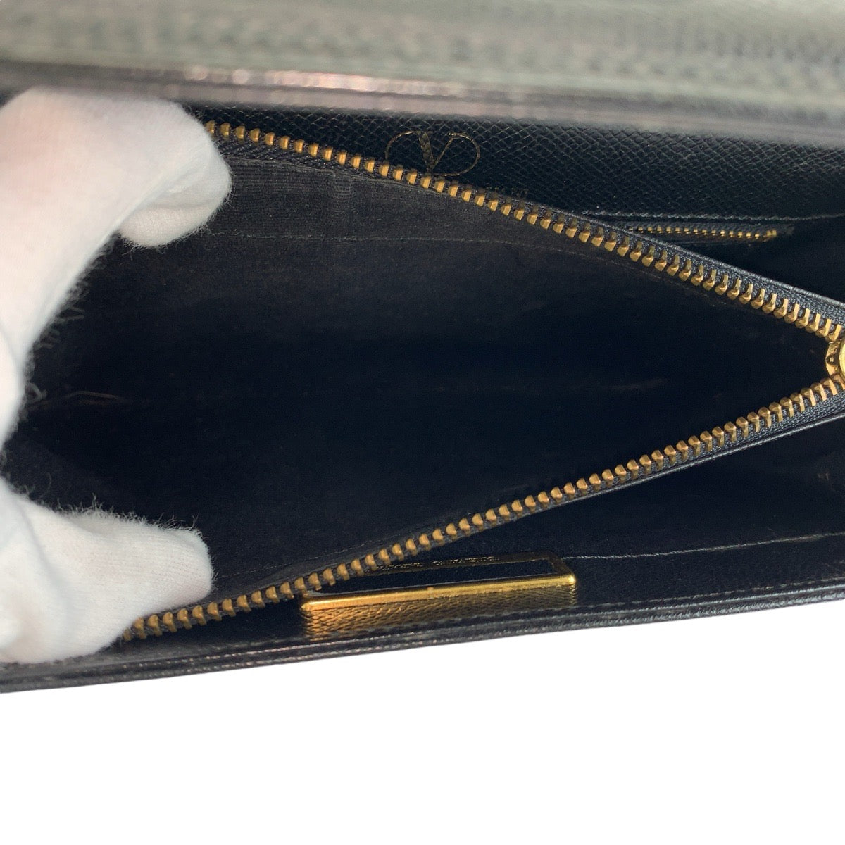 13667
Valentino Garavani ヴァレンティノ ガラヴァーニ ヴィンテージ ブラック 黒 ゴールド金具 レザー ハンドバッグ  レディース A39