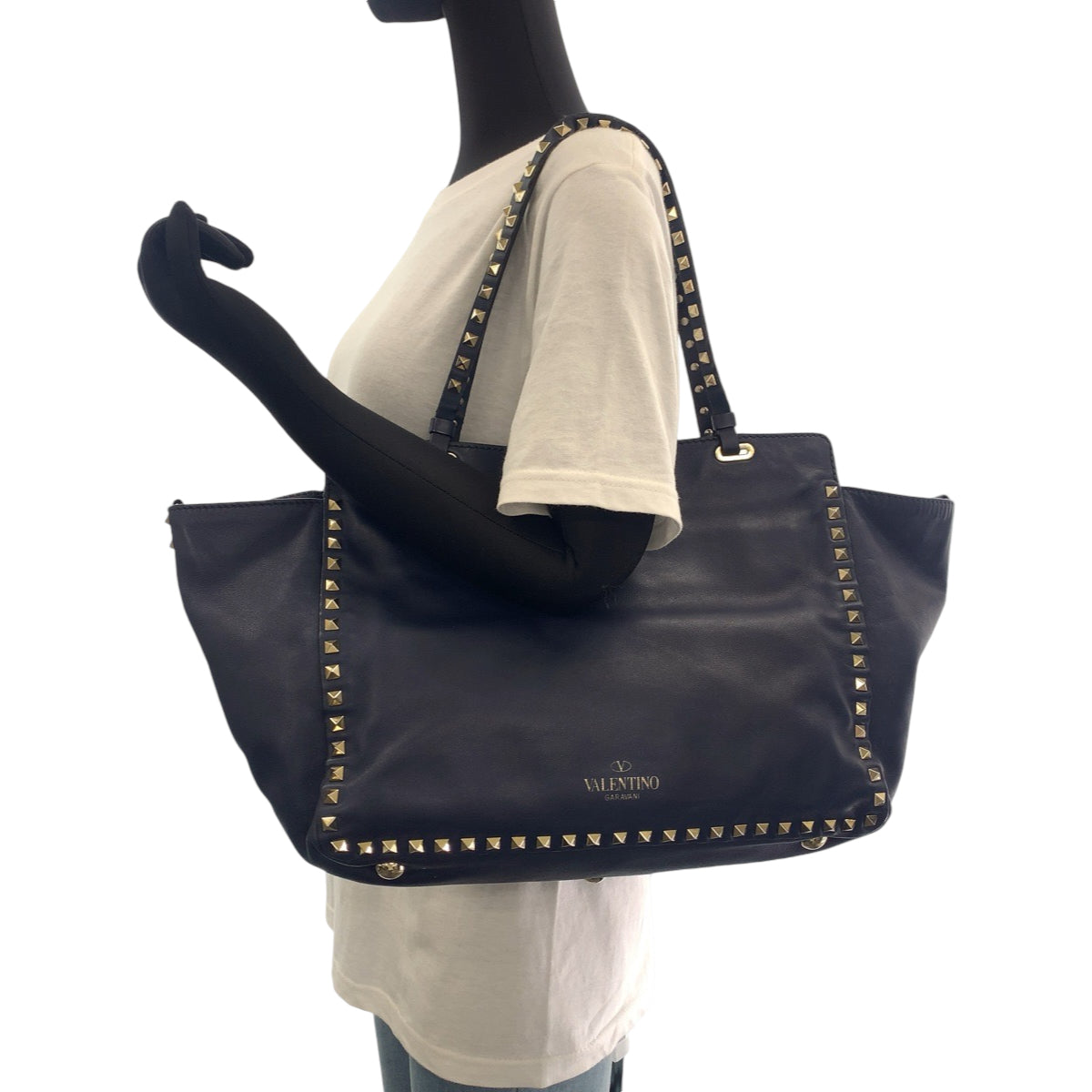 13681
VALENTINO ヴァレンティノ ロックスタッズ ネイビー ゴールド金具 レザー ショルダーバッグ ハンドバッグ  レディース