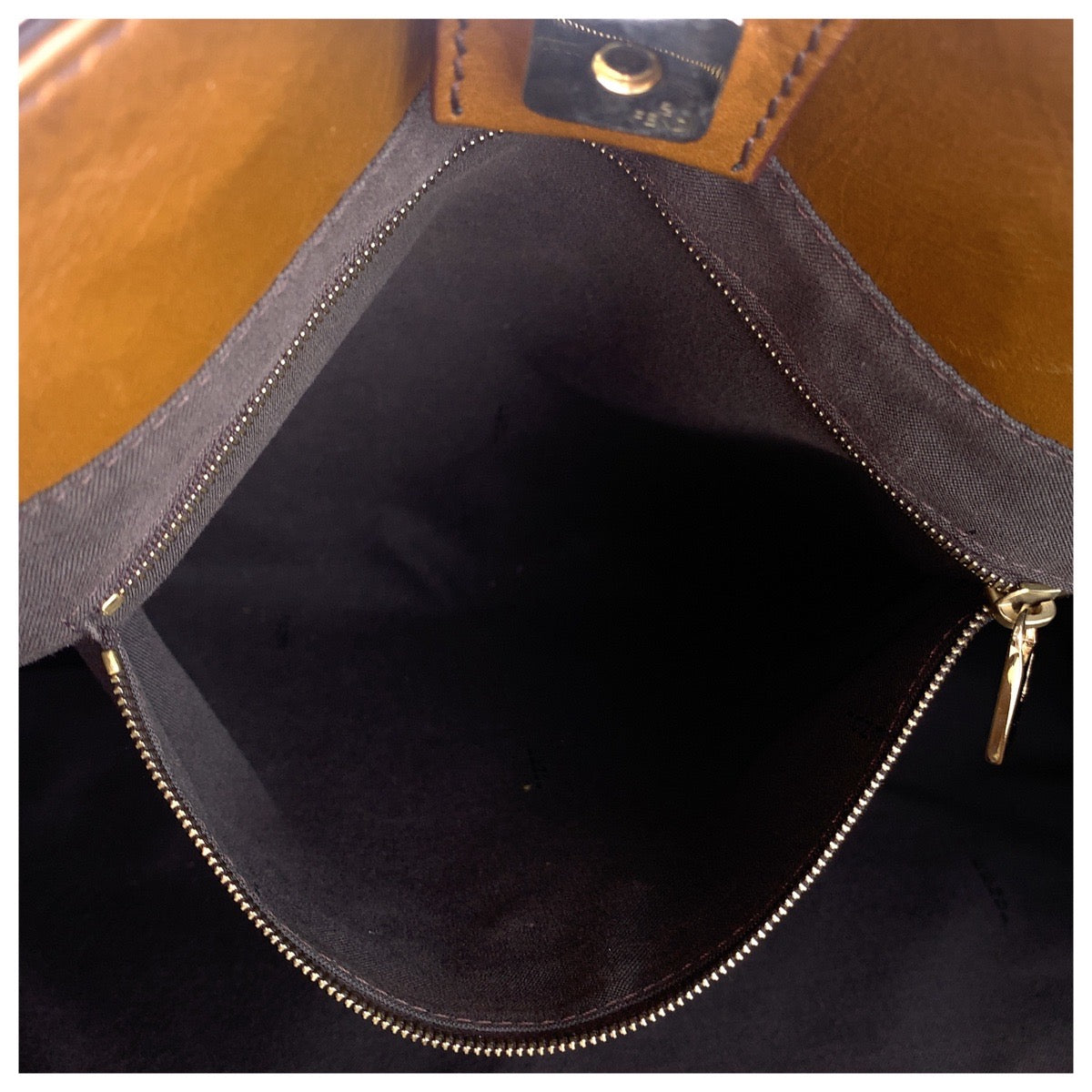 13685
FENDI フェンディ ブラウン ゴールド金具 レザー トートバッグ ハンドバッグ  レディース