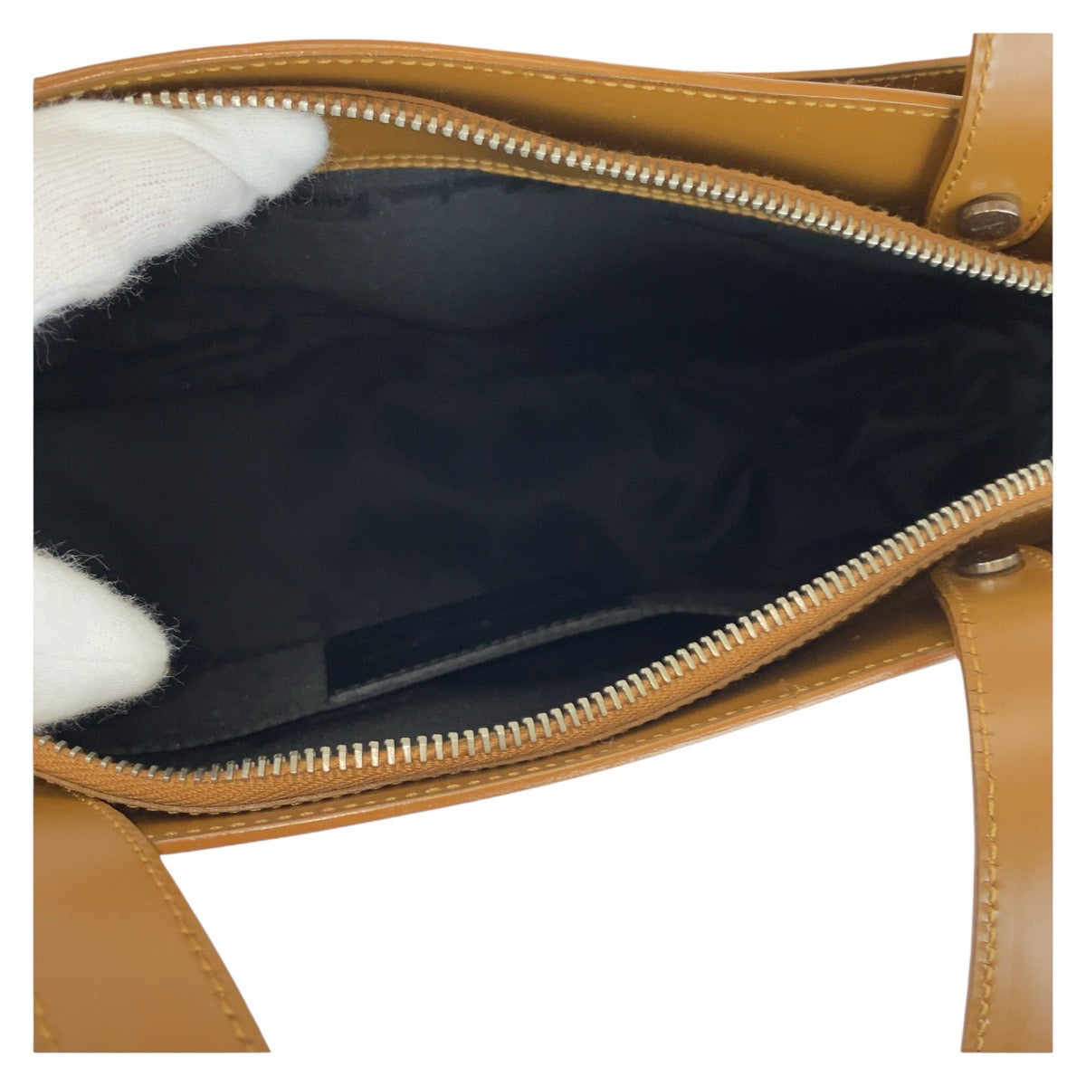 13688
Salvatore Ferragamo サルヴァトーレフェラガモ ヴィンテージ ガンチーニ ライトブラウン キャメル シルバー金具 レザー トートバッグ ショルダーバッグ  レディース