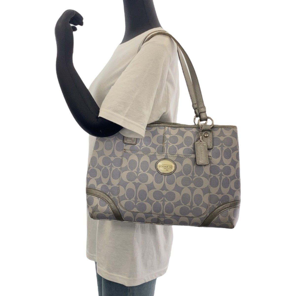 13706
COACH コーチ シグネチャー 水色 シルバー シルバー金具 PVC トートバッグ ショルダーバッグ レディース AB5