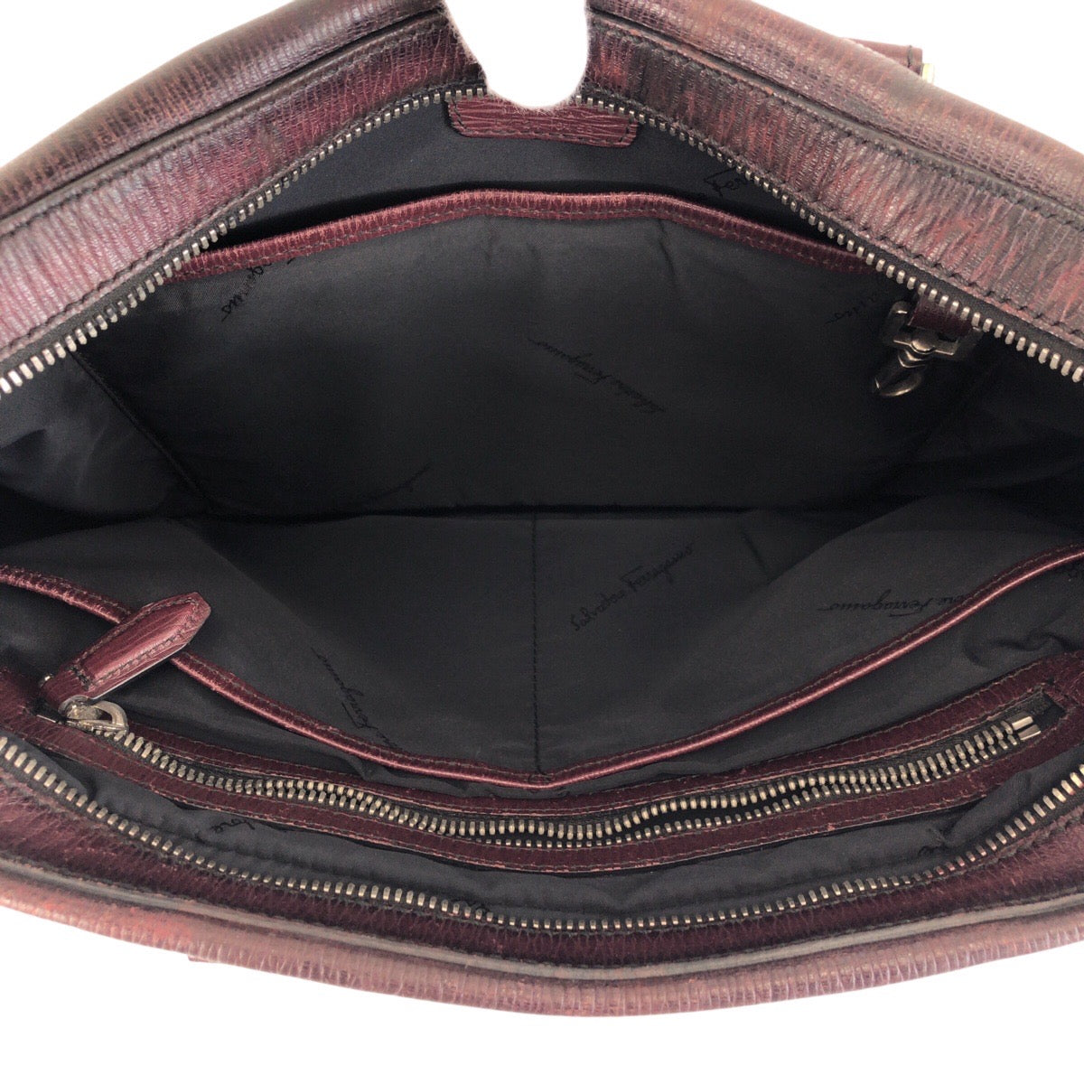 13725
Salvatore Ferragamo サルヴァトーレフェラガモ ワインレッド ボルドー シルバー金具 レザー ビジネスバッグ ブリーフケース  メンズ