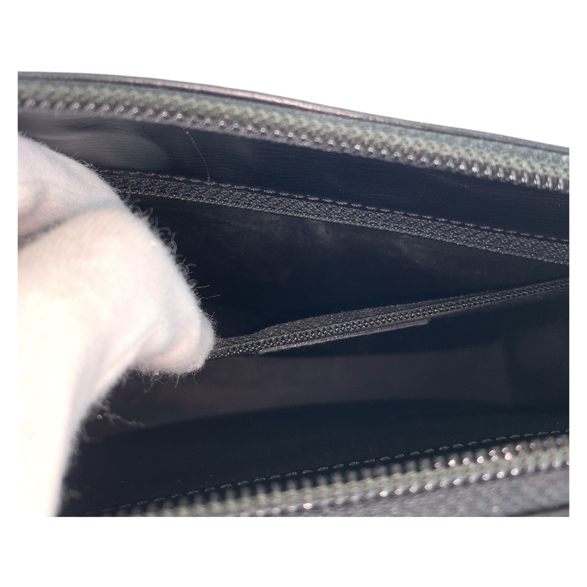 13769
Christian Dior クリスチャンディオール ヴィンテージ ブラック 黒 ゴールド金具 レザー 斜め掛け ショルダーバッグ メッセンジャーバッグ  レディース A39