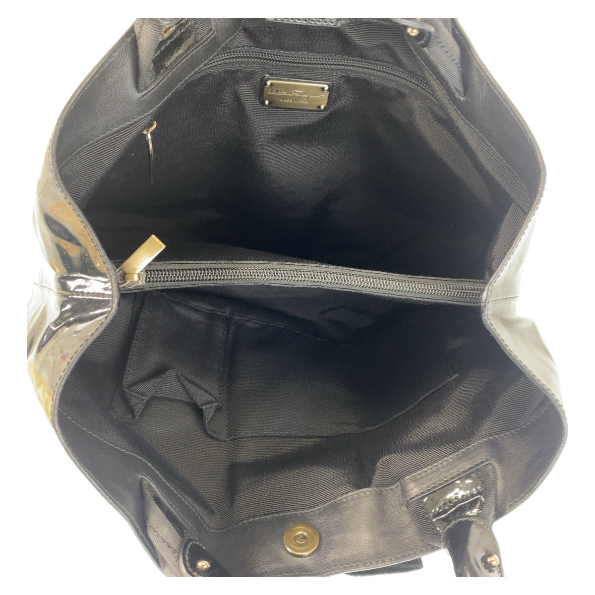 14202
Salvatore Ferragamo サルヴァトーレフェラガモ ヴァラリボン ブラック 黒 ゴールド金具 パテントレザー ハンドバッグ トートバッグ  レディース