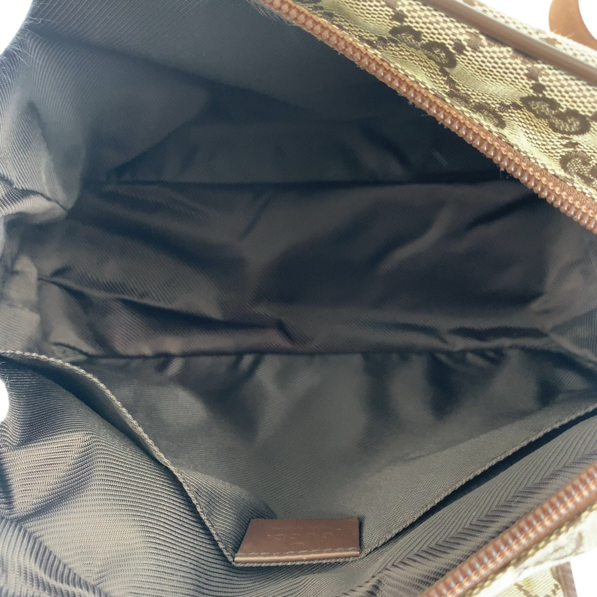 14236
GUCCI グッチ ブラウン シルバー金具 GGキャンバス / レザー 28562 ショルダーバッグ メッセンジャーバッグ 男女兼用  レディース