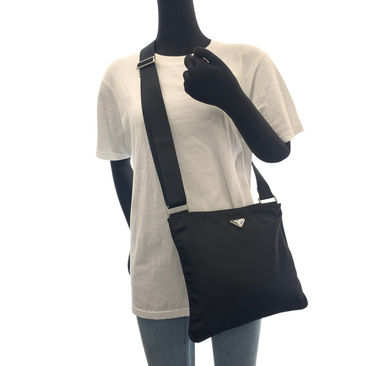 14241
PRADA プラダ テスート 三角ロゴプレート ブラック 黒 シルバー金具 ナイロン 斜め掛け ショルダーバッグ  メンズ