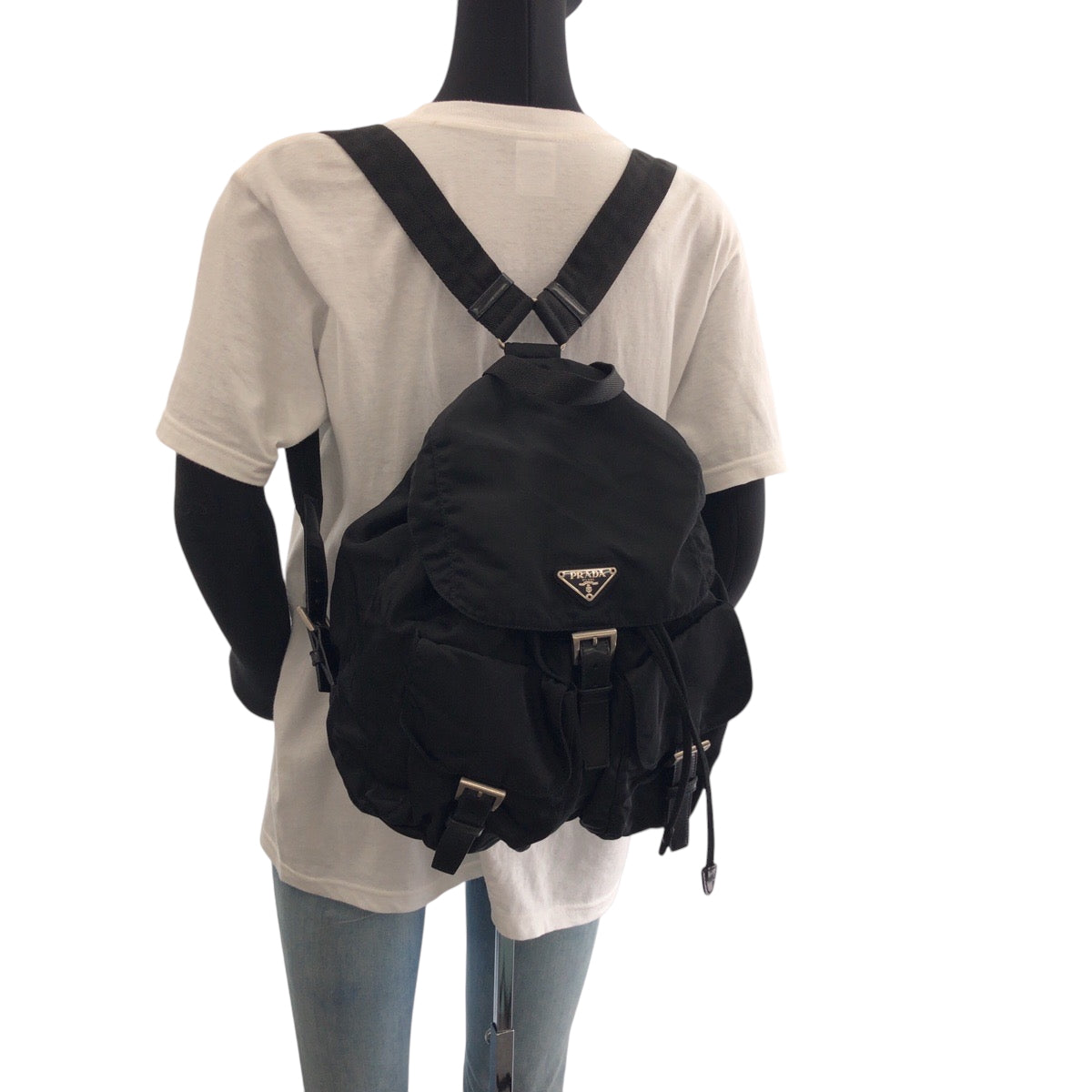 14249
PRADA プラダ テスート 三角ロゴプレート ブラック 黒 シルバー金具 ナイロン リュックサック バックパック  レディース