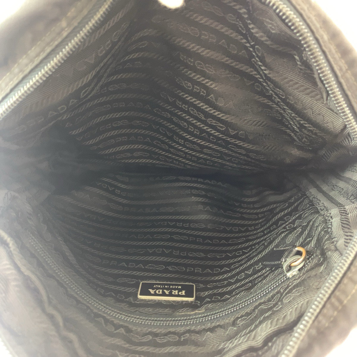 14279
PRADA プラダ テスート 三角ロゴプレート ブラック 黒 シルバー金具 ナイロン ショルダーバッグ ポシェット  レディース