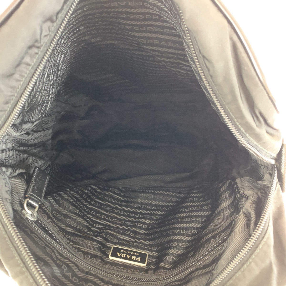 13847
PRADA プラダ テスート 三角ロゴプレート ブラック 黒 シルバー金具 ナイロン / レザー ショルダーバッグ ポシェット 男女兼用  レディース