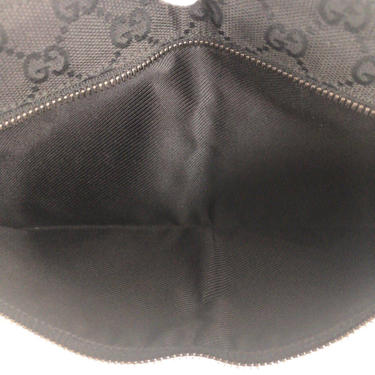14323
GUCCI グッチ ブラック 黒 シルバー金具 GGキャンバス / レザー 23566 ボディバッグ ウエストポーチ バムバッグ  メンズ