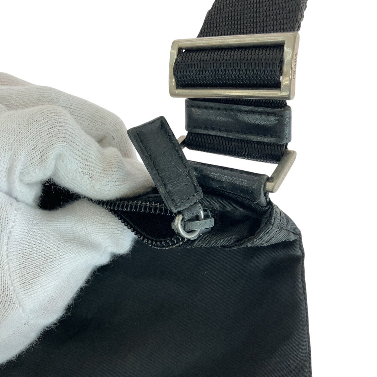 14356
PRADA プラダ テスート 三角ロゴプレート ブラック 黒 シルバー金具 ナイロン ショルダーバッグ ポシェット  レディース