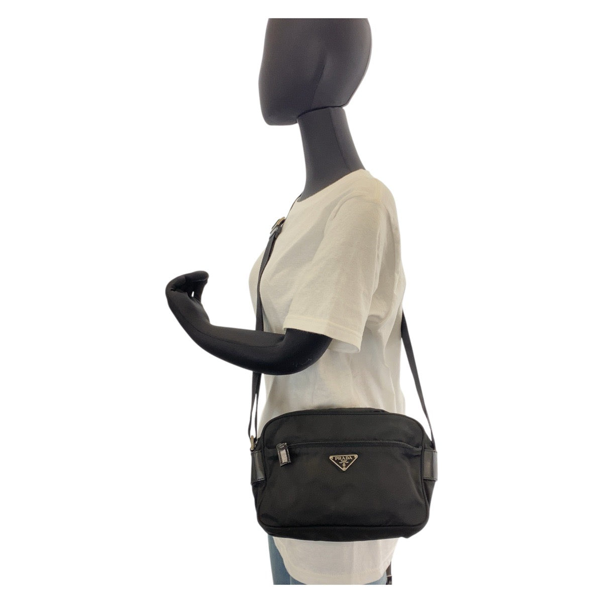 14359
PRADA プラダ テスート 三角ロゴプレート ブラック 黒 シルバー金具 ナイロン 斜め掛け ショルダーバッグ ポシェット  レディース