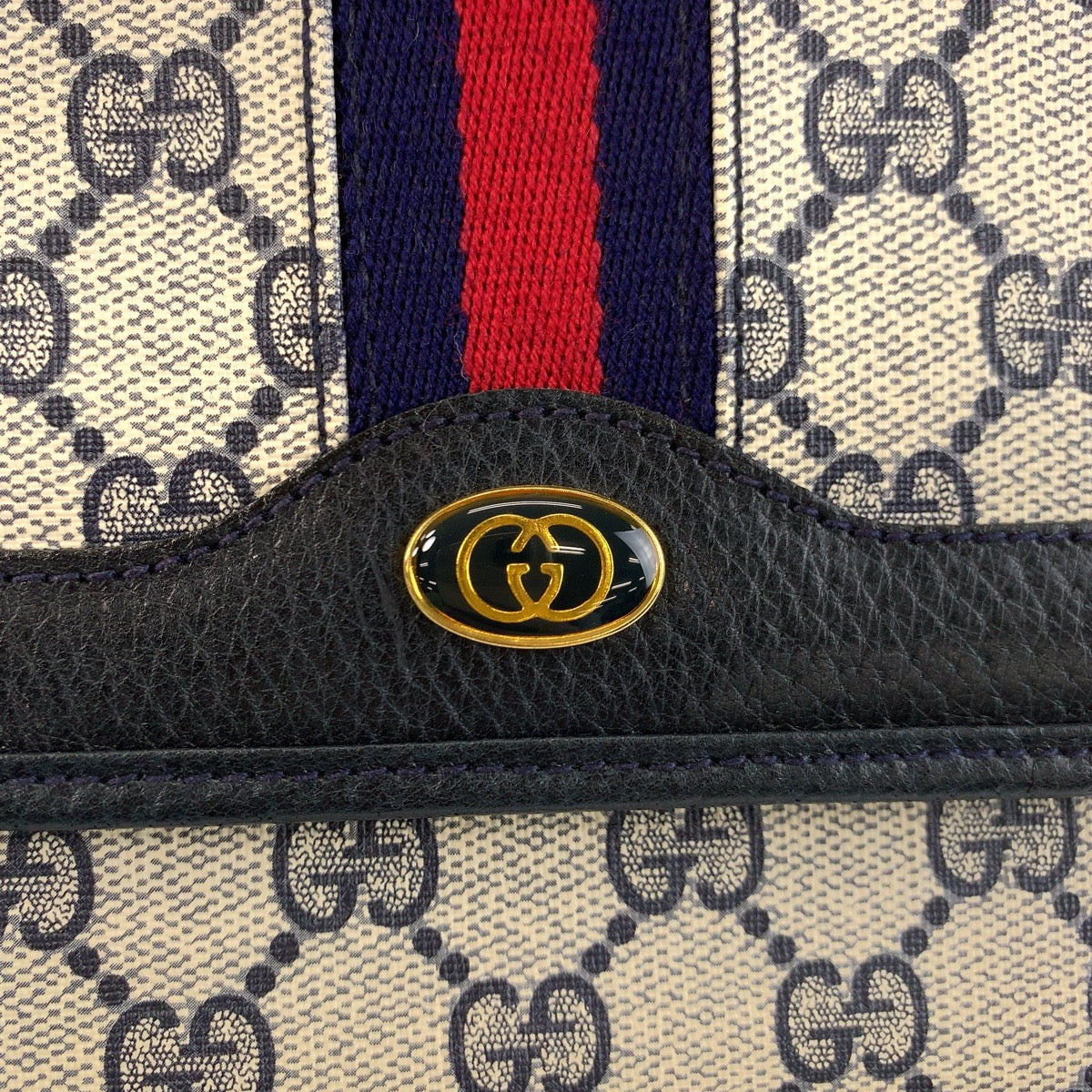 13878
GUCCI グッチ ヴィンテージ シェリーライン オールドグッチ グレー ネイビー ゴールド金具 PVC / レザー 66 001 4451 斜め掛け ショルダーバッグ ポシェット  レディース