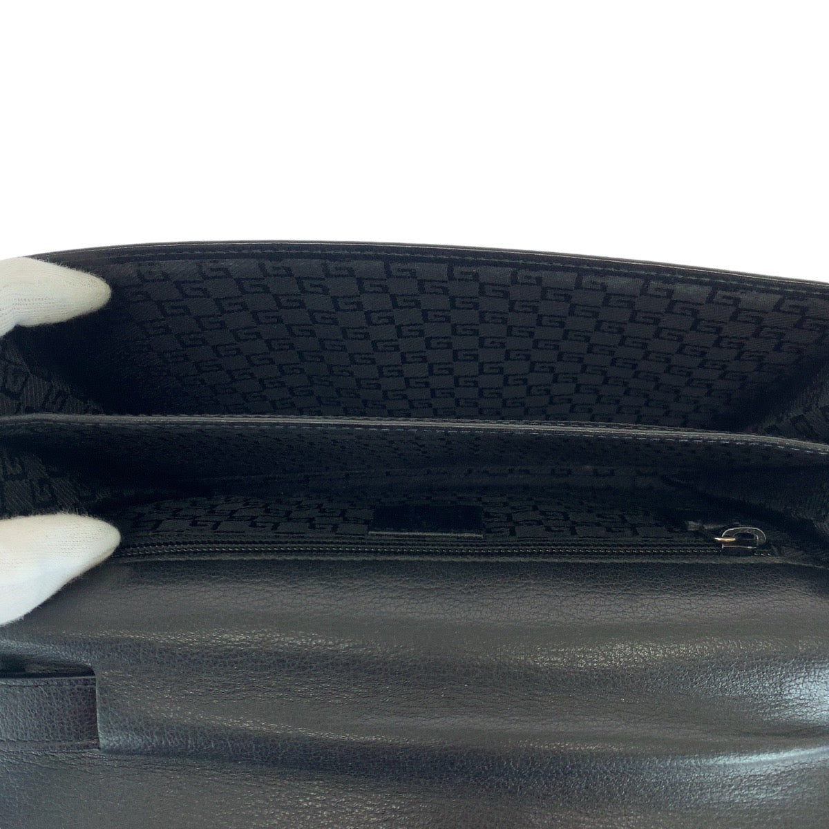 14372
GUCCI グッチ ブラック 黒 シルバー金具 レザー 3137 セカンドバッグ クラッチバッグ  メンズ