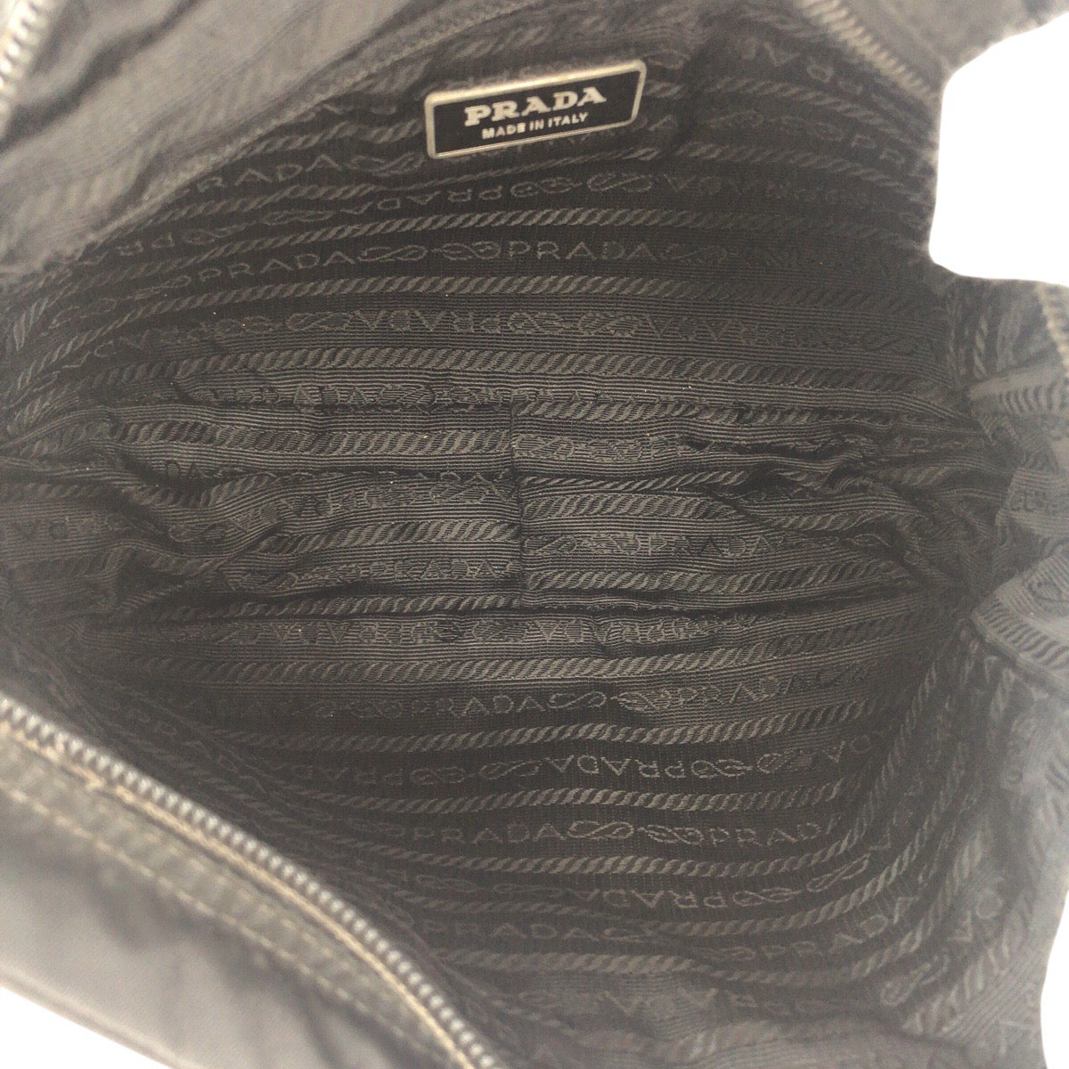 14382
PRADA プラダ テスート 三角ロゴプレート ブラック 黒 シルバー金具 ナイロン / レザー ショルダーバッグ ポシェット  レディース