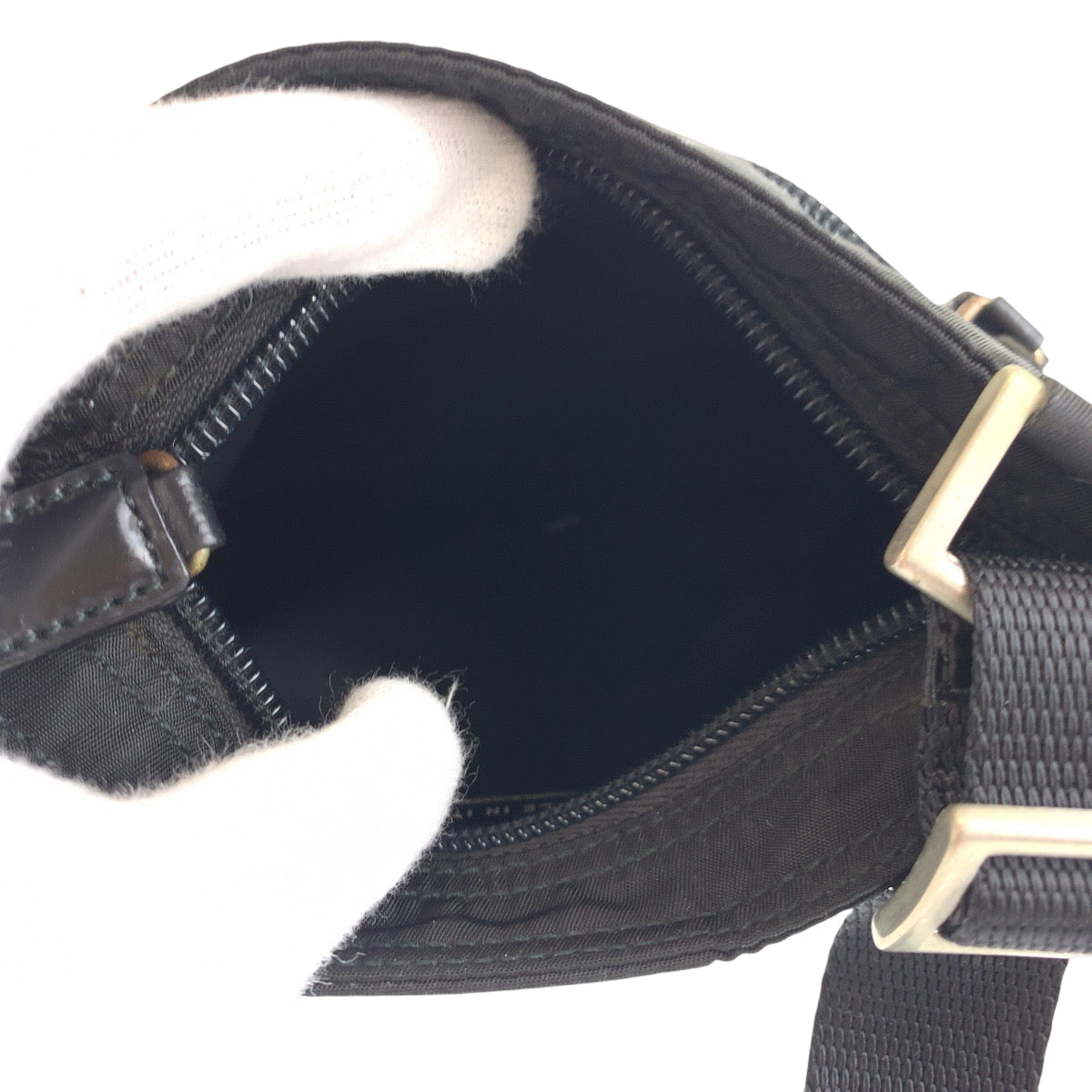 14446
PRADA プラダ テスート 三角ロゴプレート ブラック 黒 シルバー金具 ナイロン ショルダーバッグ ポシェット  メンズ