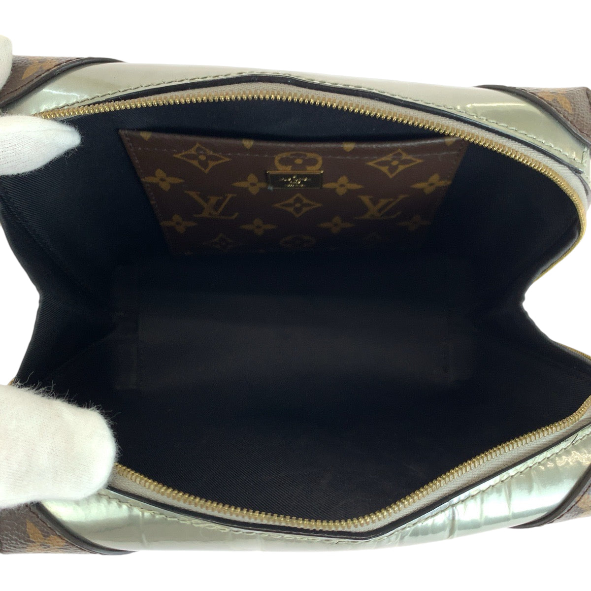 13930
LOUIS VUITTON ルイヴィトン モノグラム  ミロワール ヴェニス シルバー ブラウン ゴールド金具 パテントレザー / PVC M52758 ショルダーバッグ ポシェット  レディース