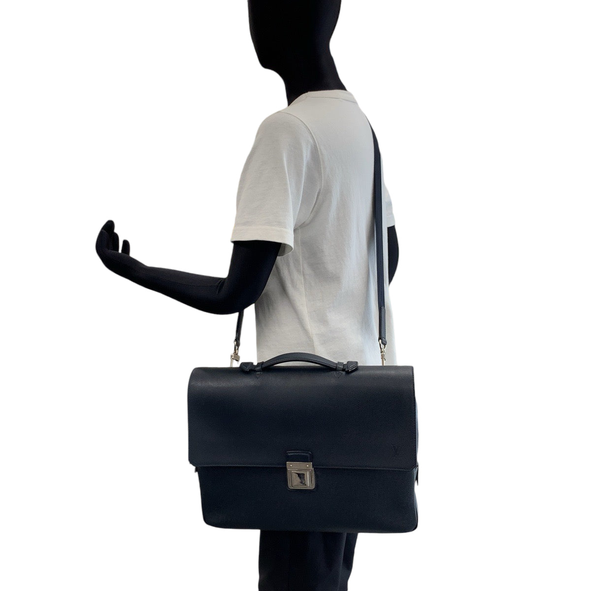 13931
LOUIS VUITTON ルイヴィトン タイガ ヴァシリPM ボレアル ネイビー シルバー金具 タイガ M32640 ショルダーバッグ ビジネスバッグ 2way  メンズ