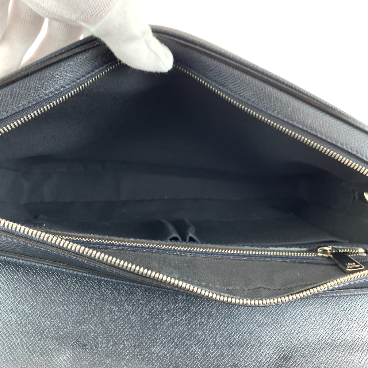 13931
LOUIS VUITTON ルイヴィトン タイガ ヴァシリPM ボレアル ネイビー シルバー金具 タイガ M32640 ショルダーバッグ ビジネスバッグ 2way  メンズ