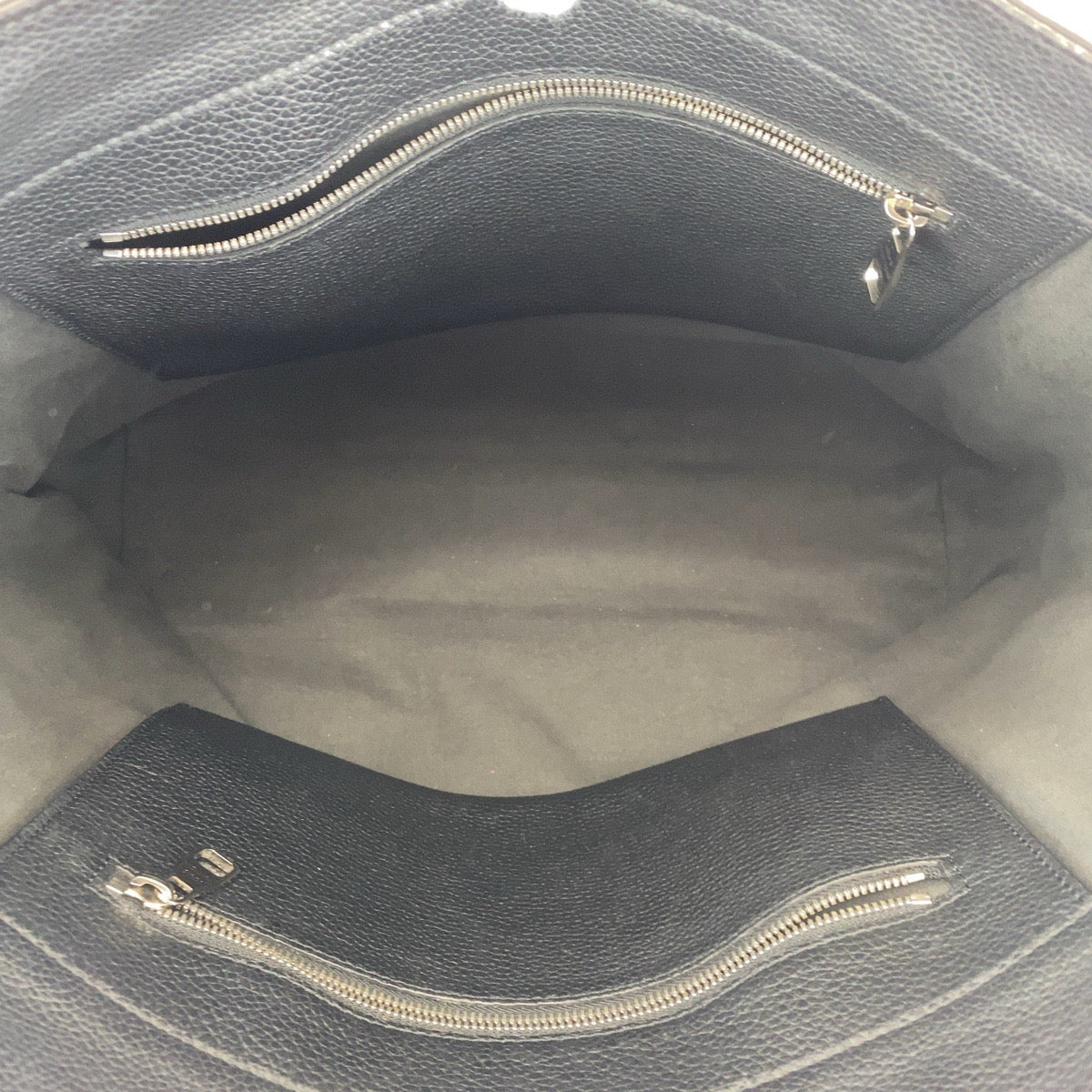 13947
LOUIS VUITTON ルイヴィトン カバ ヴォワヤージュ トリヨン ノワール ブラック 黒 シルバー金具 レザー M50086 トートバッグ ショルダーバッグ 男女兼用  レディース