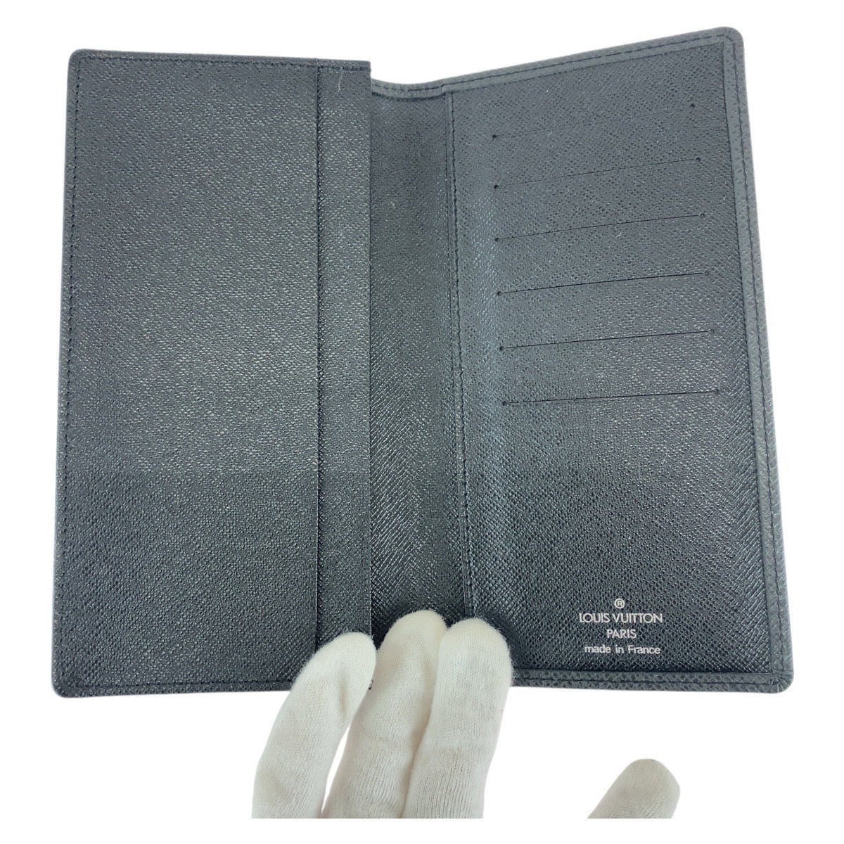13970
LOUIS VUITTON ルイヴィトン タイガ ポルトカルトクレディ ブラック 黒 タイガ M31002 ロングウォレット  メンズ