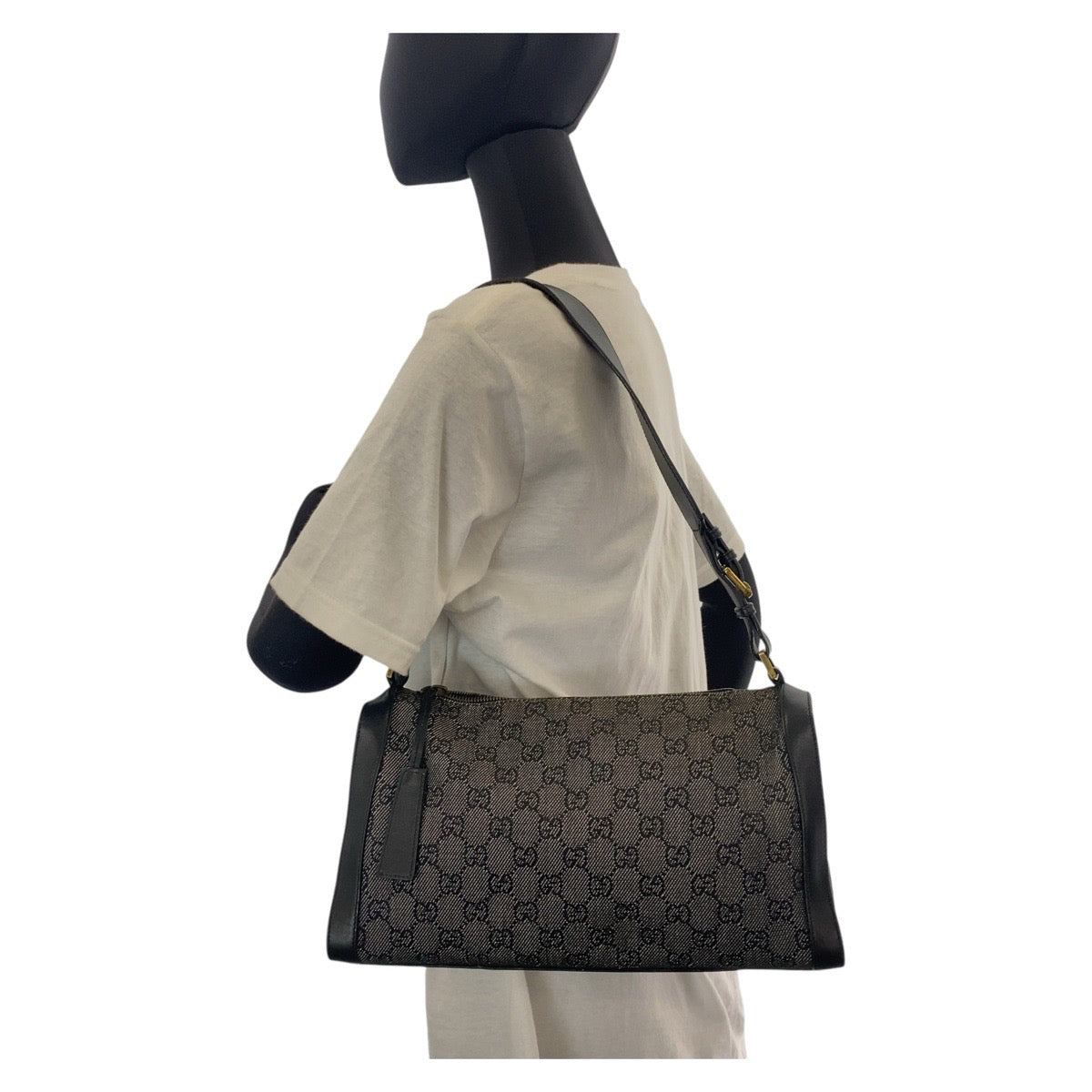 14545
GUCCI グッチ ブラック 黒 ゴールド金具 GGキャンバス / レザー 92706 ショルダーバッグ  レディース