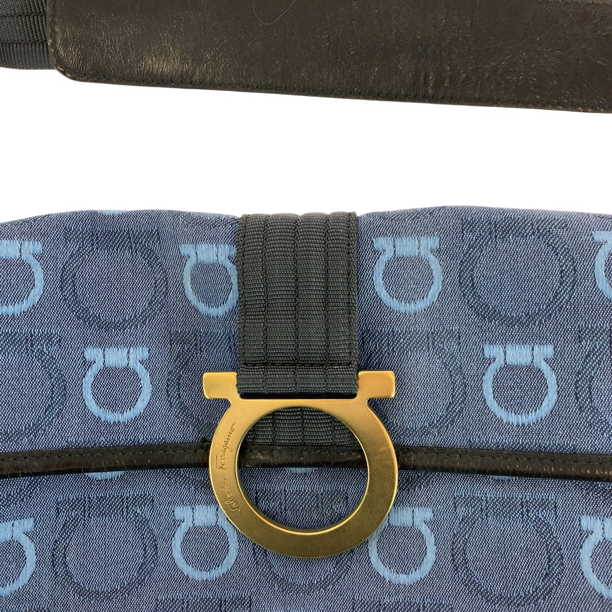 14561
Salvatore Ferragamo サルヴァトーレフェラガモ ガンチーニ ブルー ゴールド金具 キャンバス / レザー ショルダーバッグ  レディース