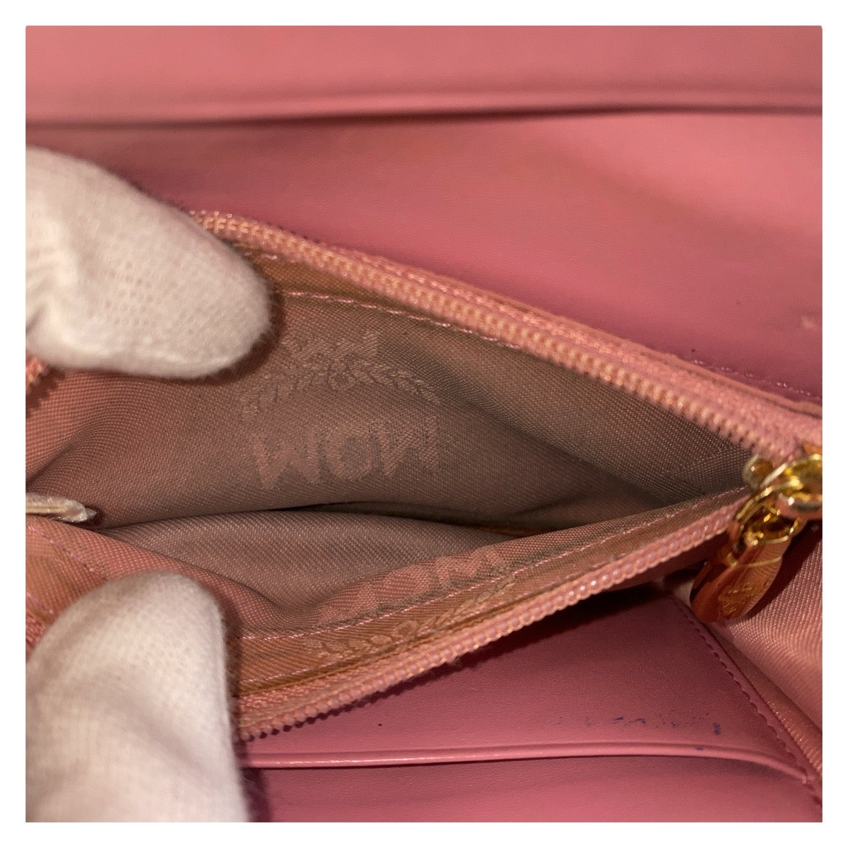 14587
MCM エム シー エム ピンク ゴールド金具 レザー 折財布 コンパクトウォレット  レディース