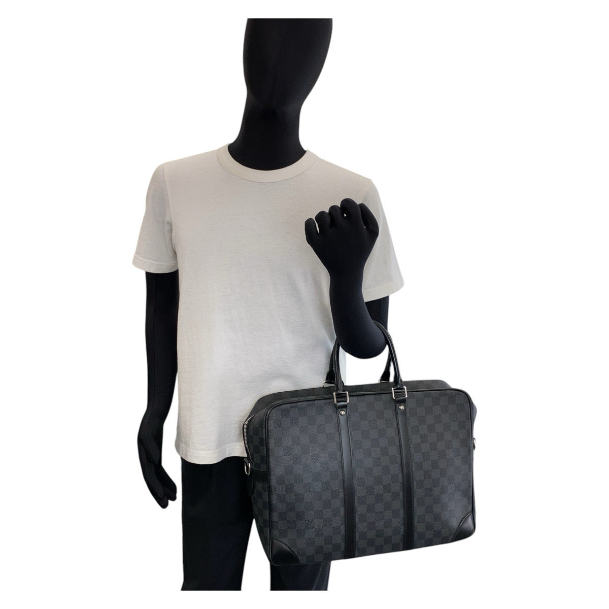 14604
LOUIS VUITTON ルイヴィトン ダミエグラフィット ポルトドキュマン ヴォワヤージュGM ブラック シルバー金具 PVC / レザー N41123 ビジネスバッグ ブリーフケース  メンズ