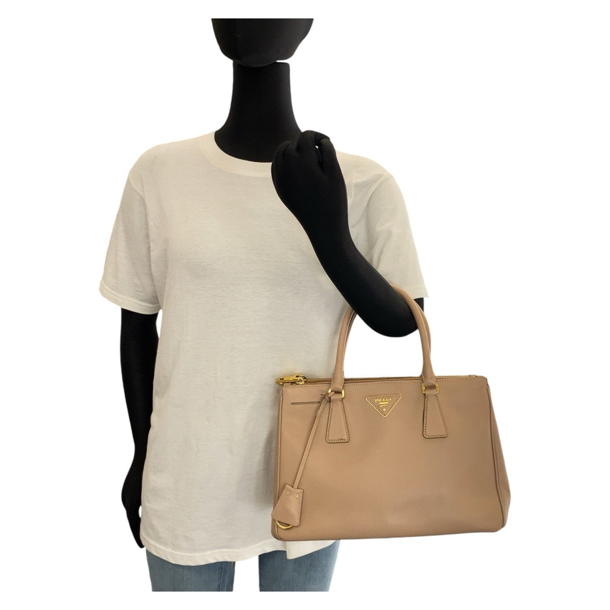 14605
PRADA プラダ サフィアーノ ガレリア 三角ロゴプレート ベージュ ゴールド金具 レザー ハンドバッグ 斜め掛け ショルダーバッグ 2way  レディース AB55