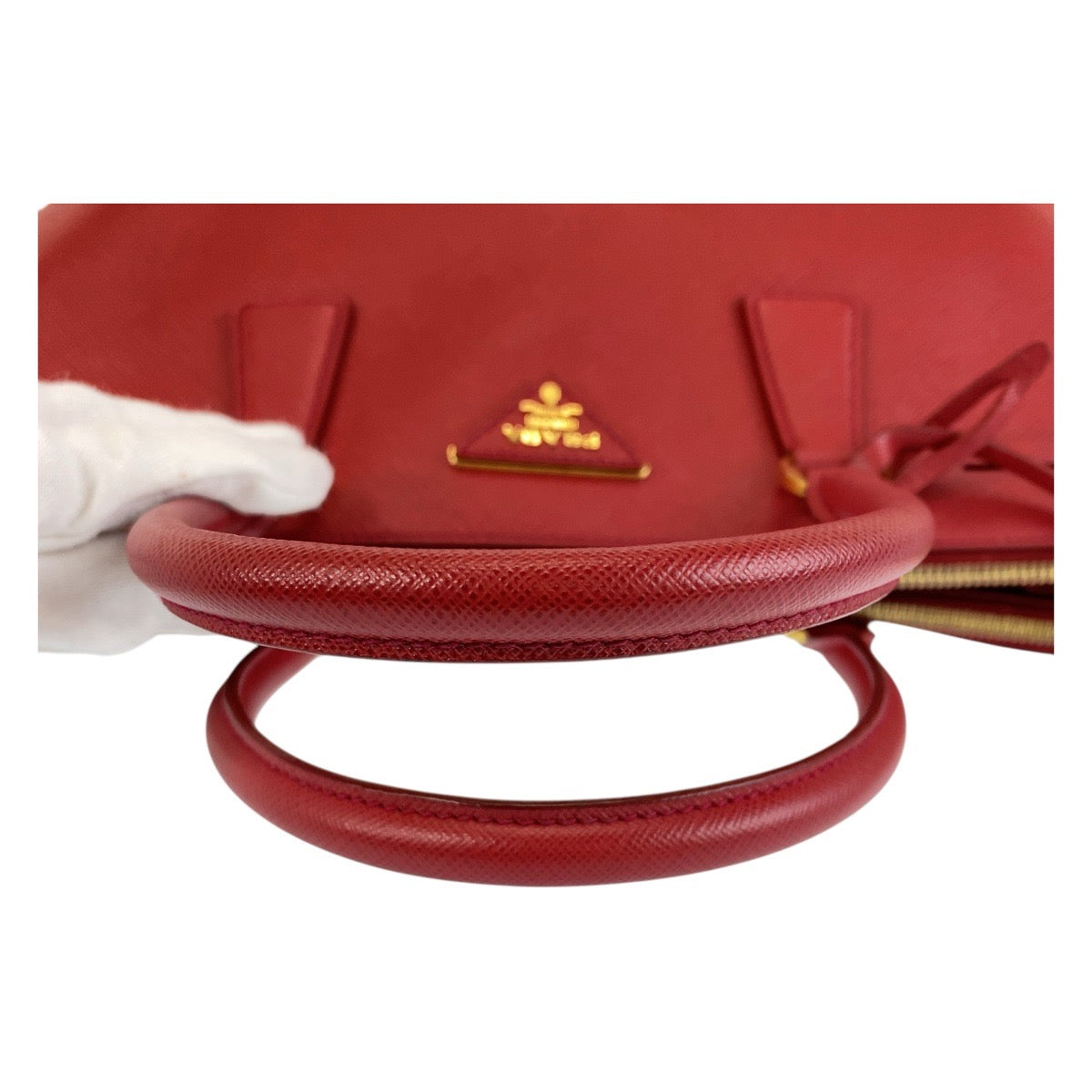 14606
PRADA プラダ サフィアーノ ガレリア 三角ロゴプレート レッド ゴールド金具 レザー トートバッグ ハンドバッグ レディース ABP68