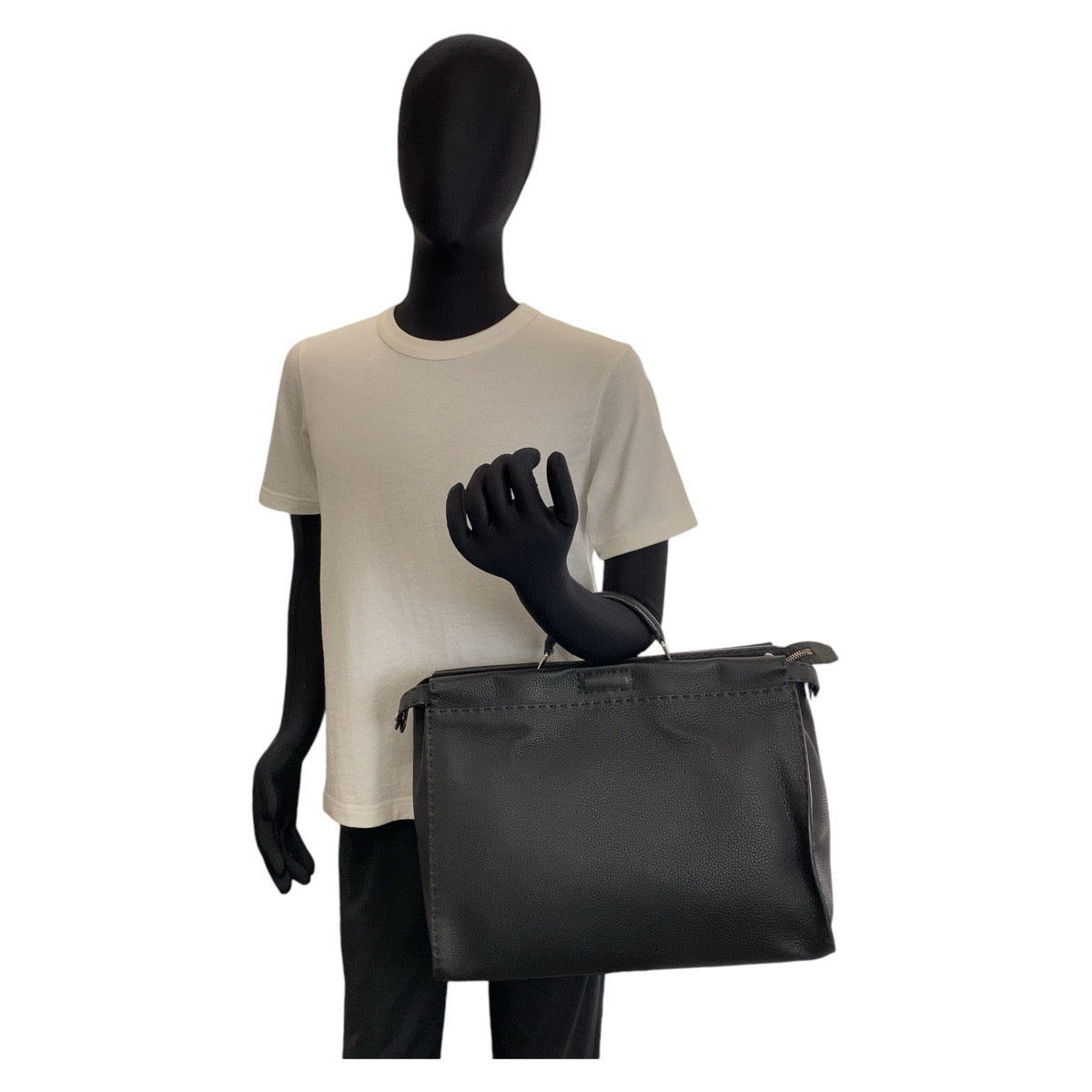 14607
FENDI フェンディ セレリア ピーカブー ブラック 黒 シルバー金具 レザー ビジネスバッグ ブリーフケース  メンズ
