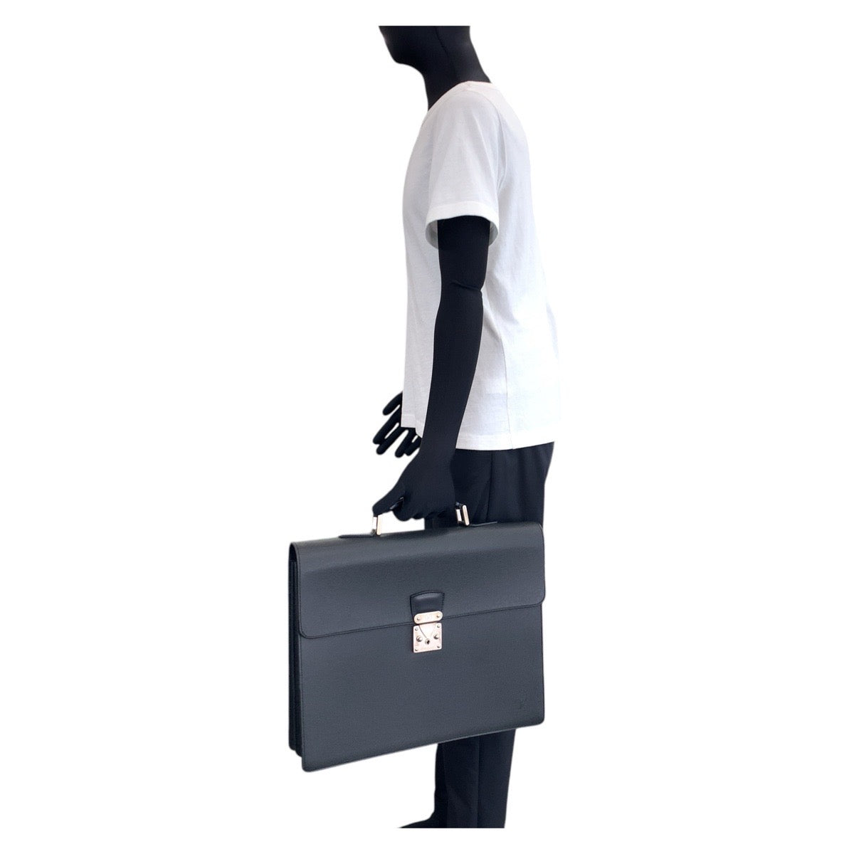 14613
LOUIS VUITTON ルイヴィトン タイガ モスコバ アルドワーズ ブラック 黒 シルバー金具 レザー M30032 ビジネスバッグ ブリーフケース  メンズ