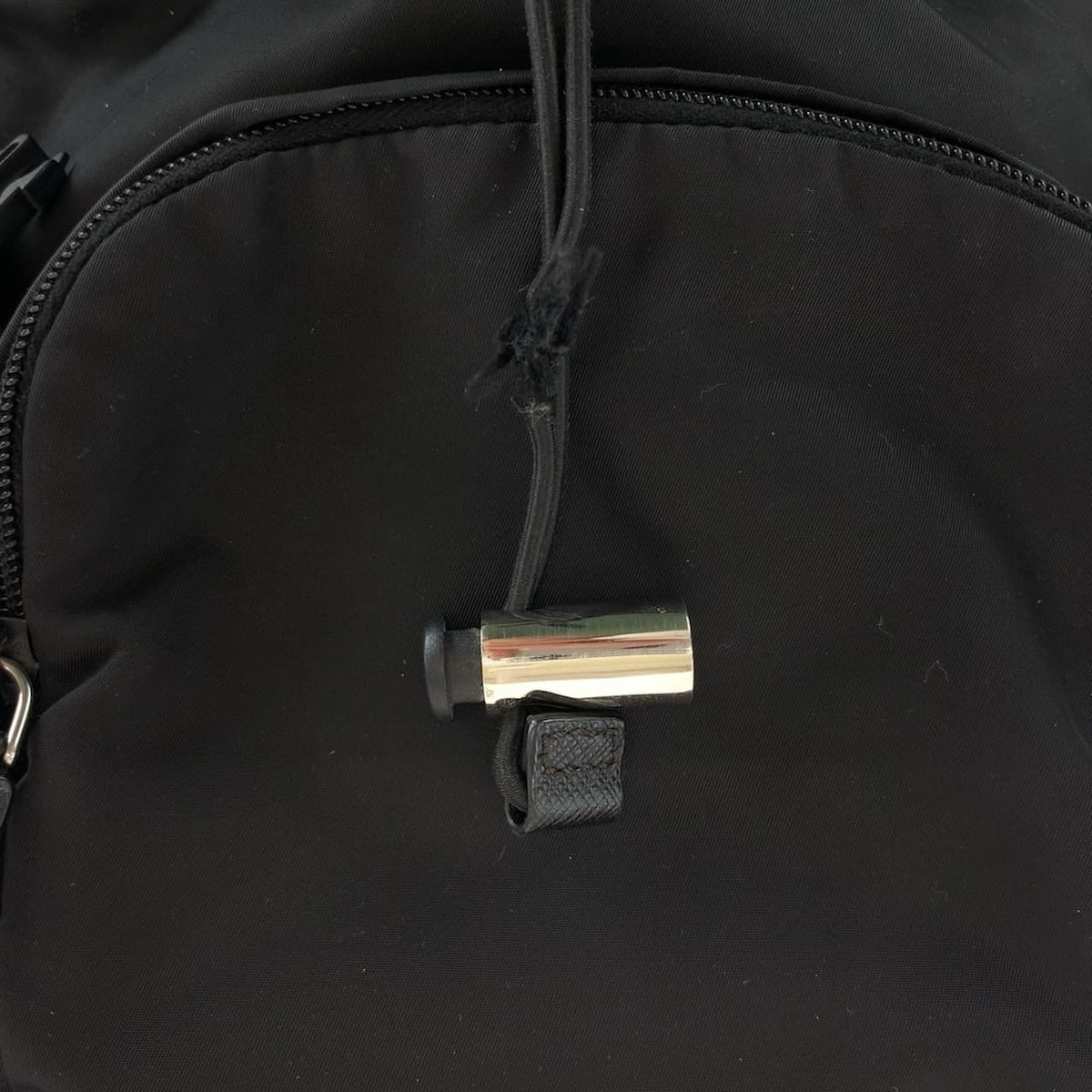 14634
PRADA プラダ テスート 三角ロゴプレート ブラック 黒 シルバー金具 ナイロン リュック・デイパック バックパック 男女兼用  レディース