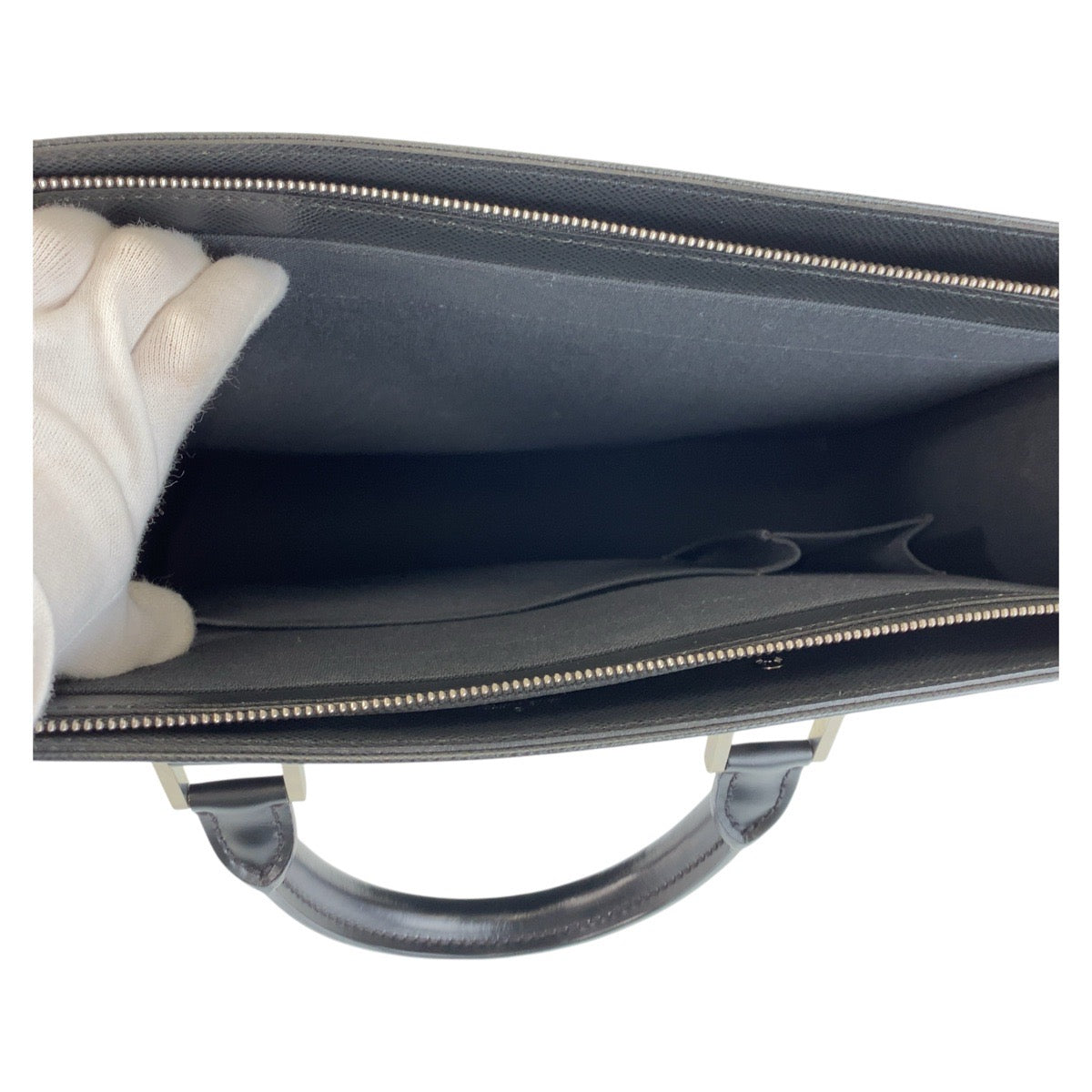 14685
LOUIS VUITTON ルイヴィトン タイガ ポルト ドキュマン ロザン アルドワーズ ブラック 黒 シルバー金具 レザー M30052 ビジネスバッグ ブリーフケース  メンズ