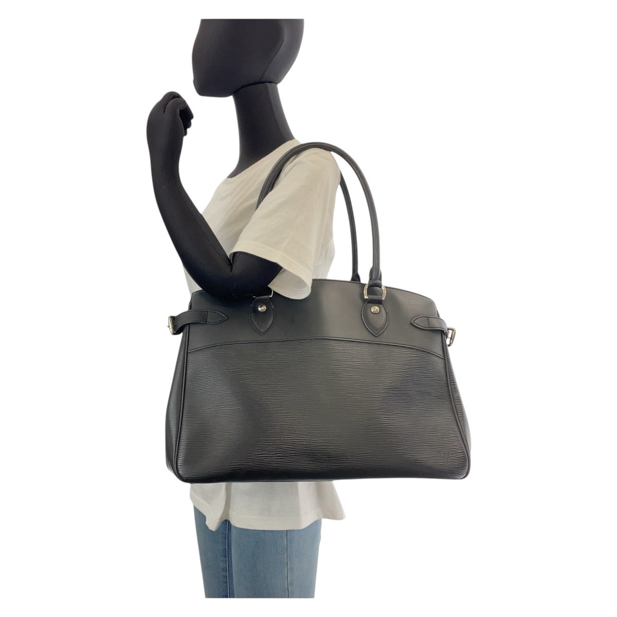 14686
LOUIS VUITTON ルイヴィトン エピ パッシーGM ノワール ブラック 黒 シルバー金具 レザー M59252 ショルダーバッグ  レディース