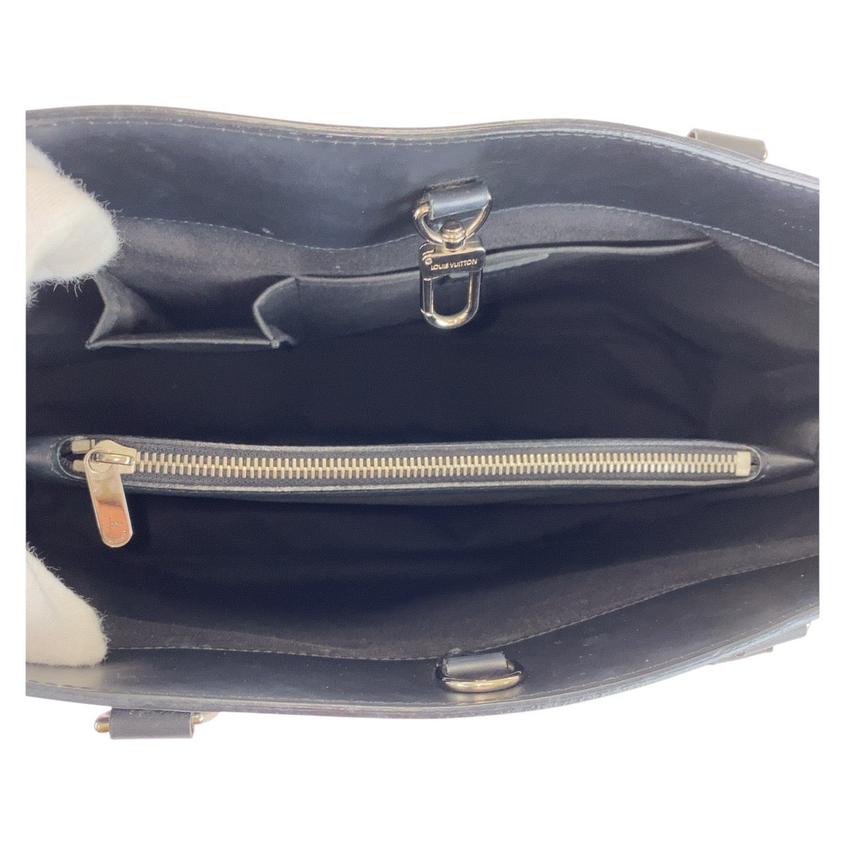 14686
LOUIS VUITTON ルイヴィトン エピ パッシーGM ノワール ブラック 黒 シルバー金具 レザー M59252 ショルダーバッグ  レディース