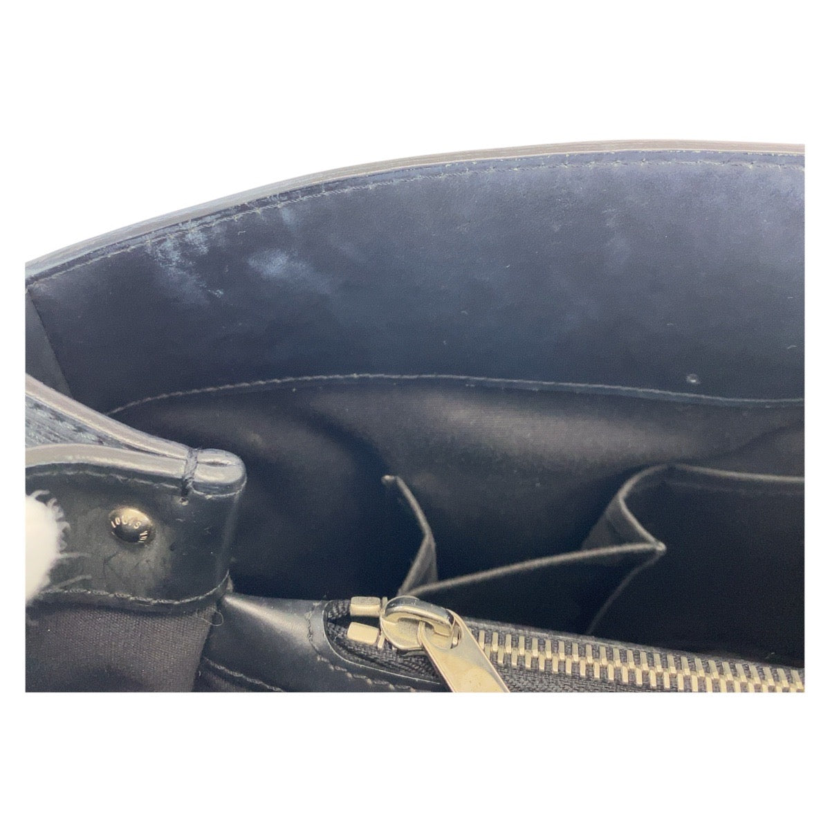14686
LOUIS VUITTON ルイヴィトン エピ パッシーGM ノワール ブラック 黒 シルバー金具 レザー M59252 ショルダーバッグ  レディース