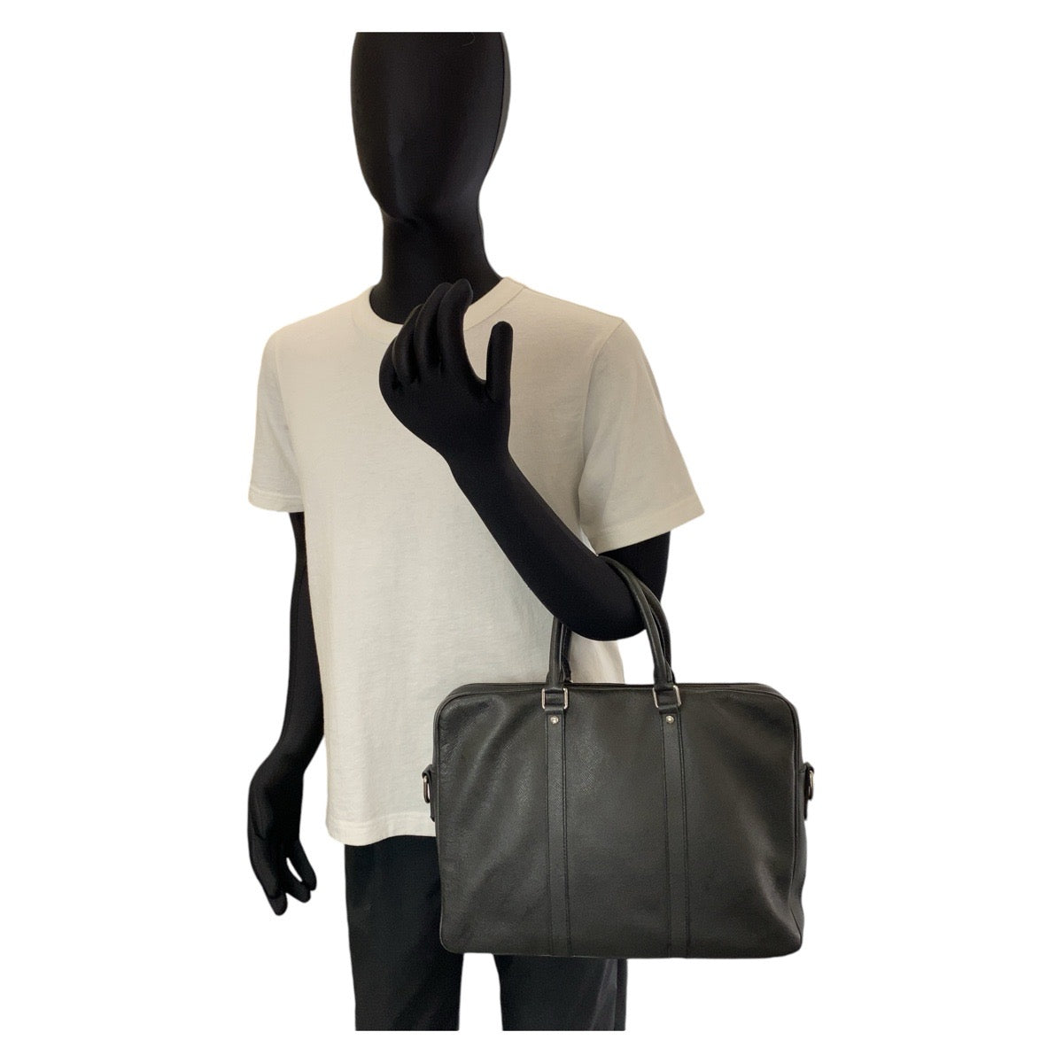 14693
LOUIS VUITTON ルイヴィトン タイガ ポルトドキュマン ヴォワヤージュ ノワール ブラック 黒 シルバー金具 レザー M33412 ビジネスバッグ ブリーフケース  メンズ