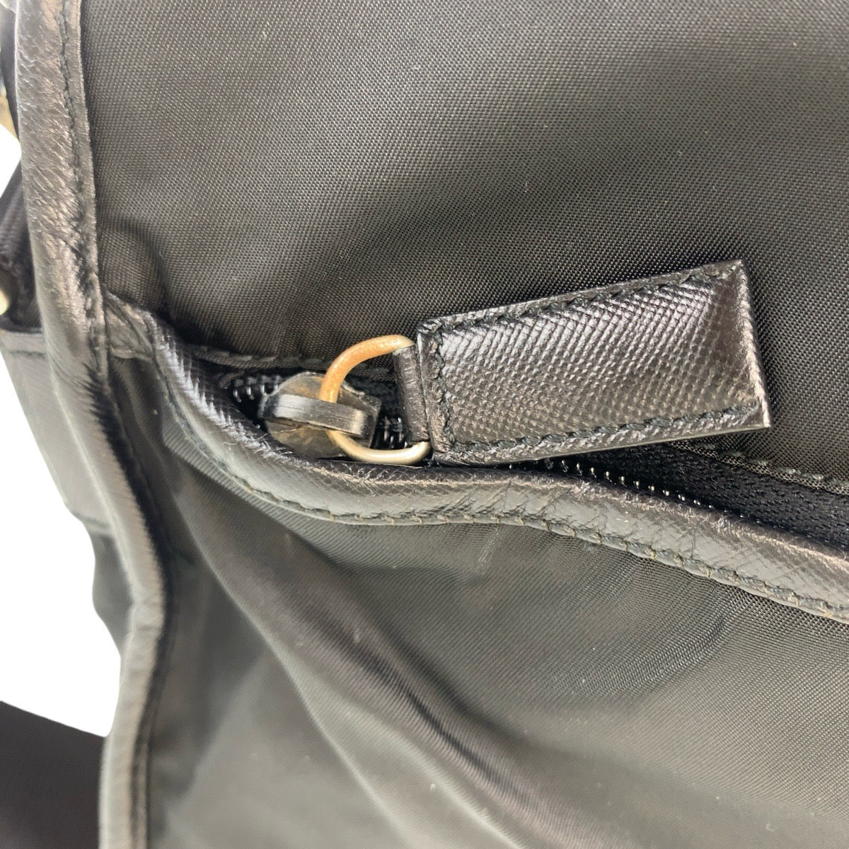 14696
PRADA プラダ テスート 三角ロゴプレート ブラック 黒 シルバー金具 ナイロン 斜め掛け ショルダーバッグ メッセンジャーバッグ  レディース