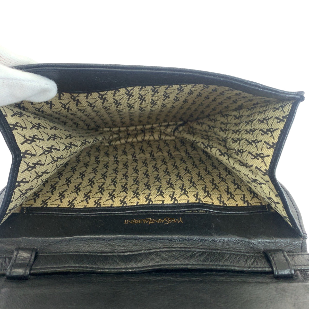 14732
YVES SAINT LAURENT イヴ サンローラン ヴィンテージ YSL ブラック 黒 ゴールド ゴールド金具 レザー ショルダーバッグ ポシェット  レディース AB9