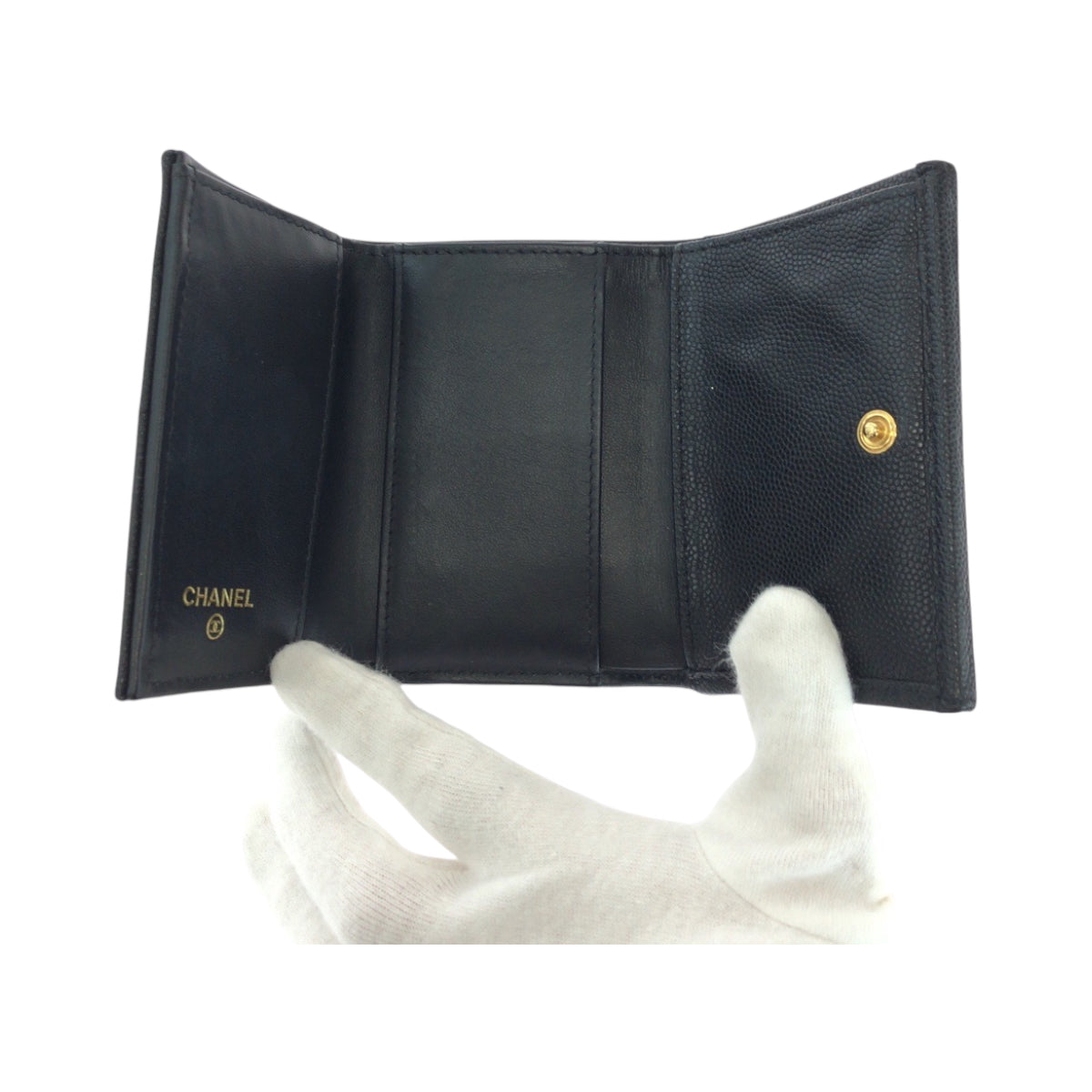 14741
CHANEL シャネル マトラッセ ココマーク ブラック 黒 ゴールド金具 キャビアスキン 折財布 コンパクトウォレット  レディース