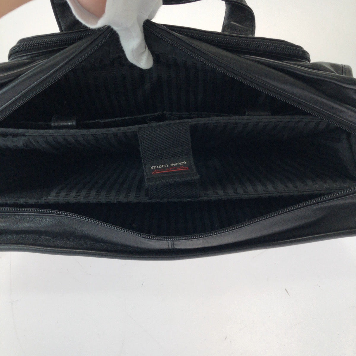 14750
TUMI トゥミ ブラック 黒 シルバー金具 レザー ショルダーバッグ ビジネスバッグ  メンズ