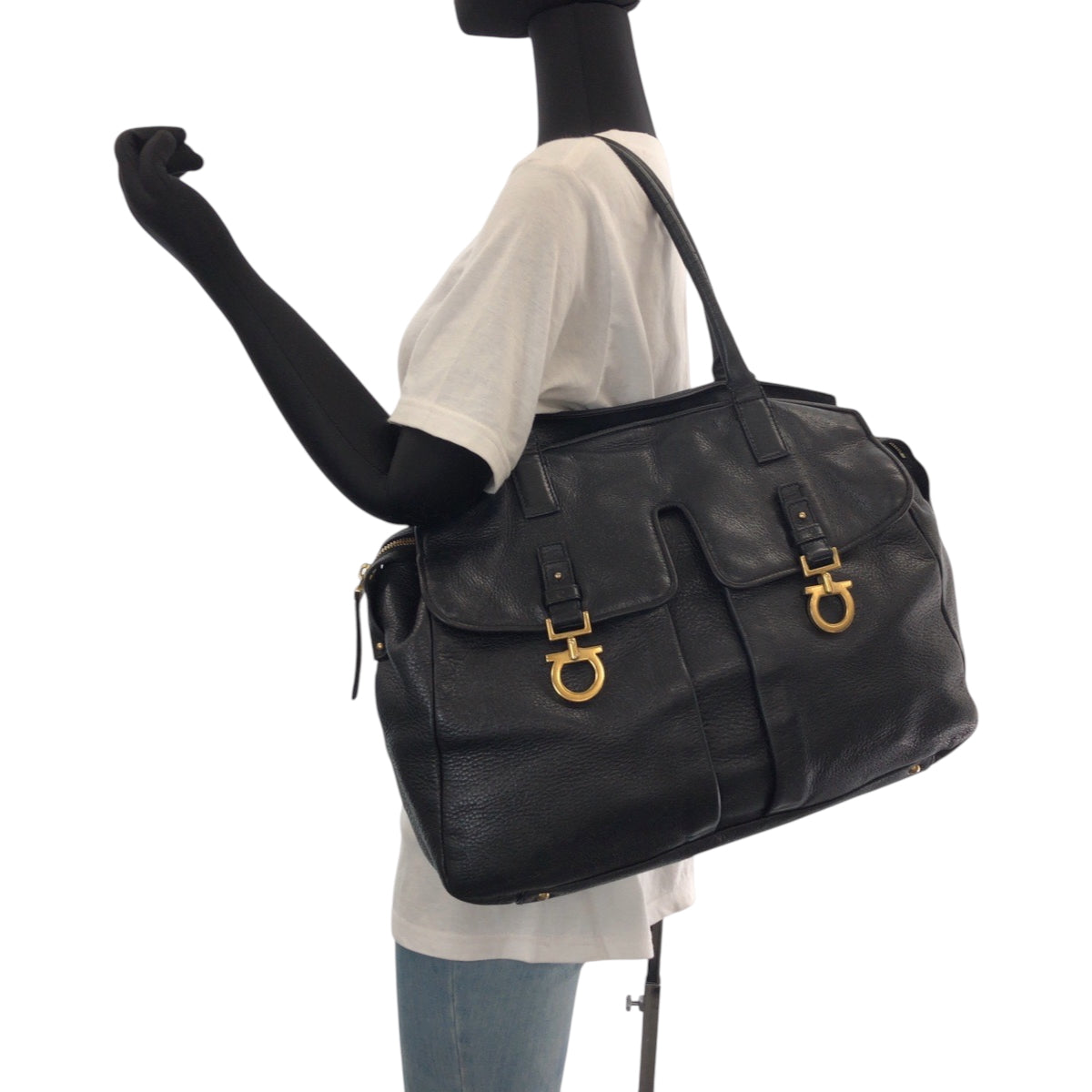 14754
Salvatore Ferragamo サルヴァトーレフェラガモ ガンチーニ ブラック 黒 ゴールド金具 レザー ハンドバッグ ショルダーバッグ  レディース