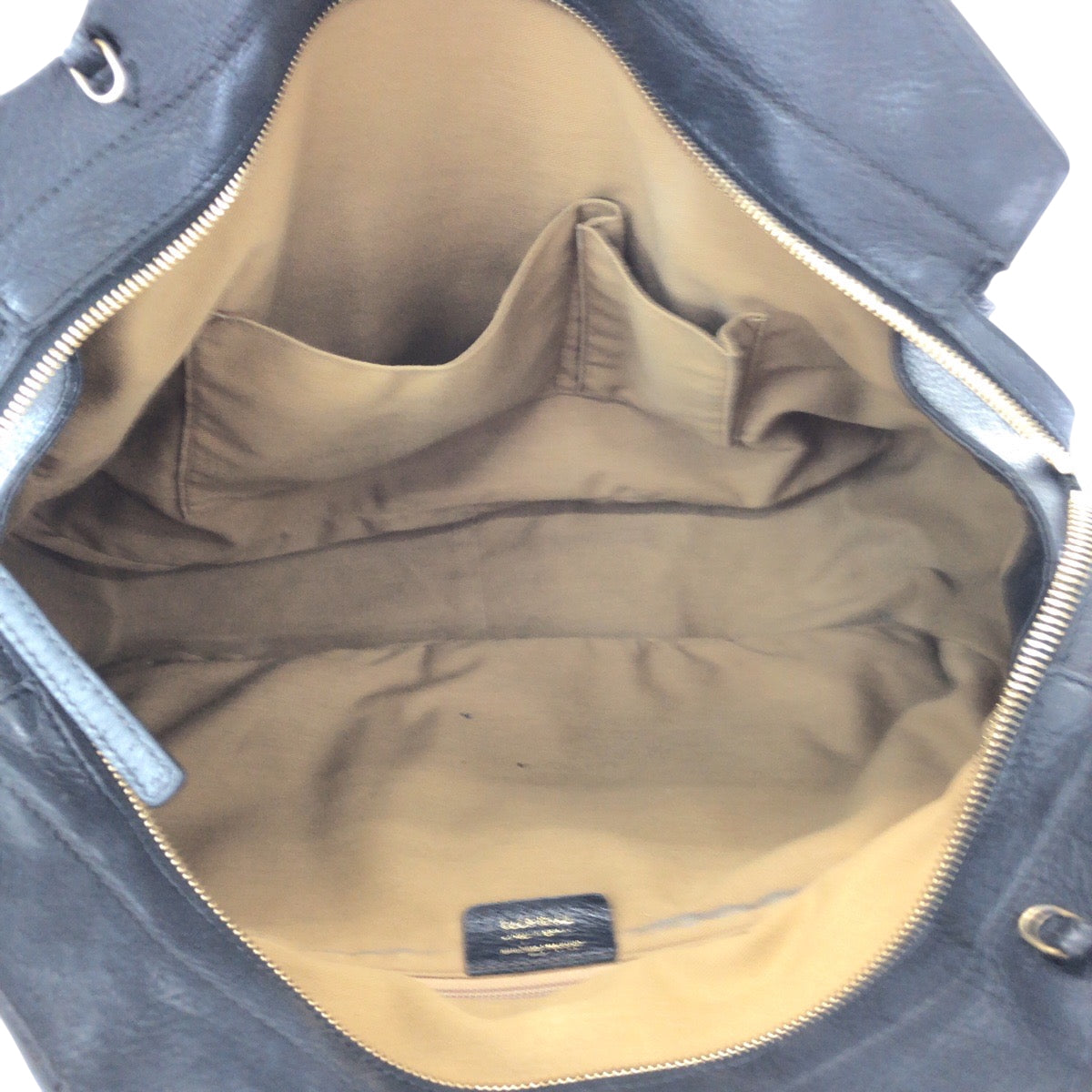 14754
Salvatore Ferragamo サルヴァトーレフェラガモ ガンチーニ ブラック 黒 ゴールド金具 レザー ハンドバッグ ショルダーバッグ  レディース
