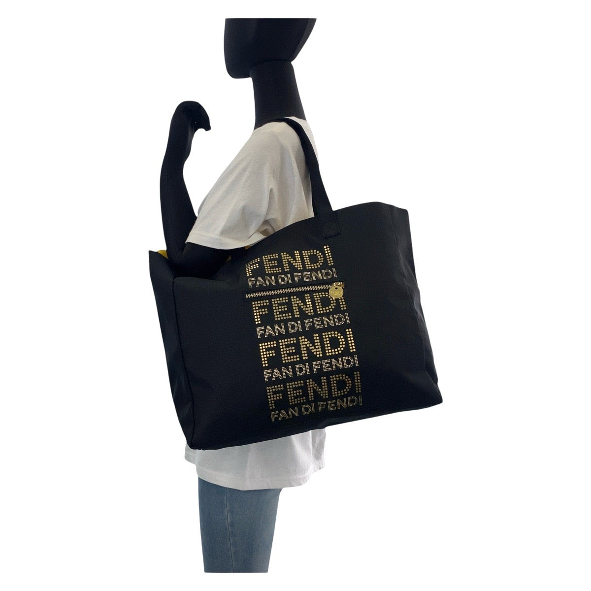 14756
FENDI フェンディ ブラック ゴールド金具 ナイロン トートバッグ ショルダーバッグ  レディース