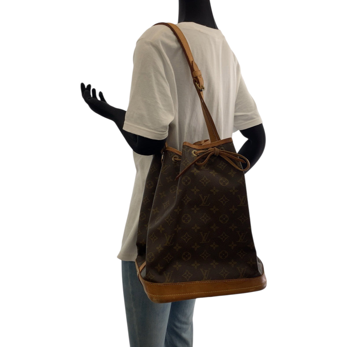 14760
LOUIS VUITTON ルイヴィトン モノグラム ノエ ブラウン ゴールド金具 PVC M42224 ショルダーバッグ  レディース